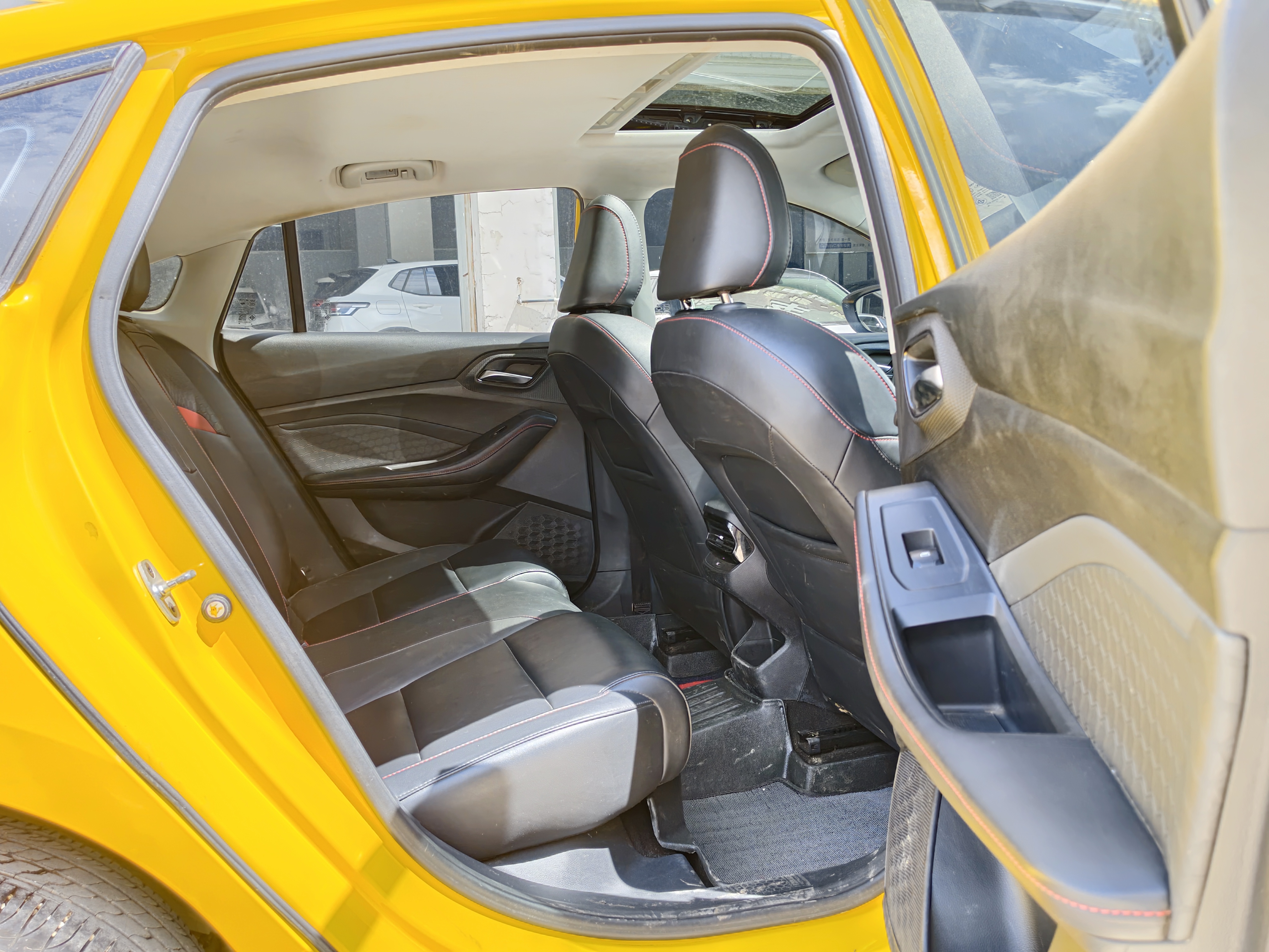 5 2022 car image #13
