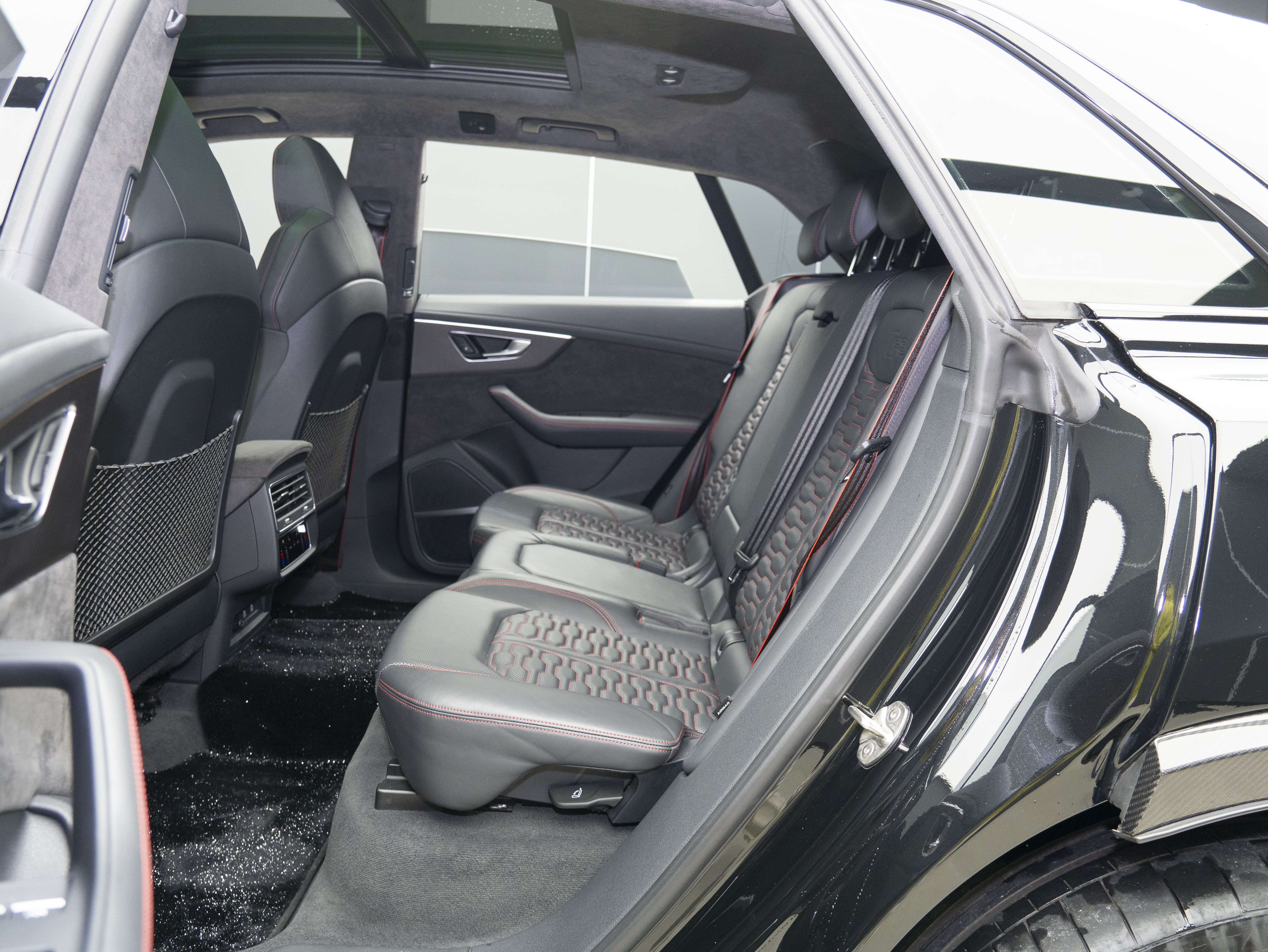 Audi RS Q8 2022 #13 Audi RS Q8 2022 car image #13