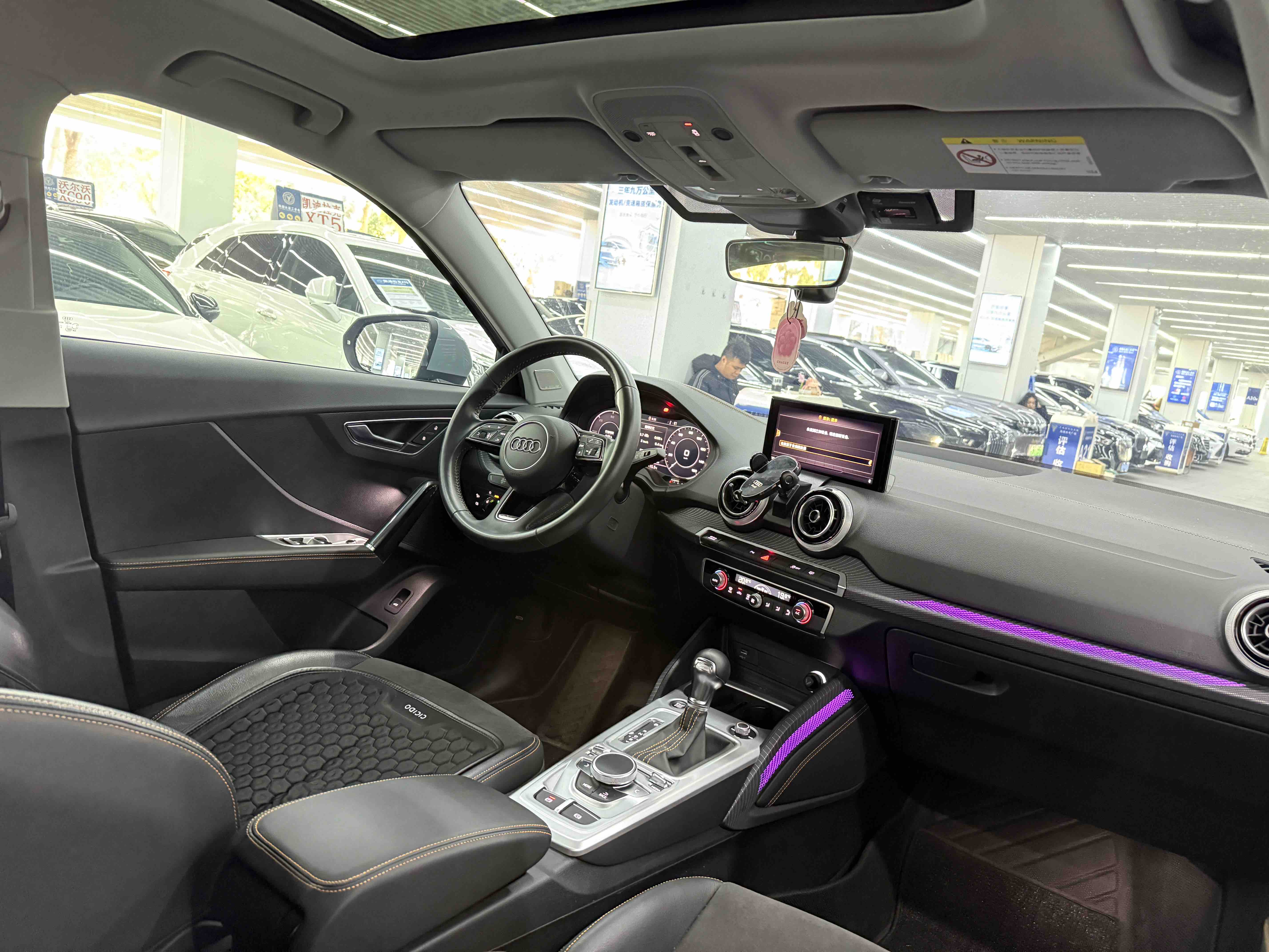 Audi Q2L e-tron 2022 #13 Audi Q2L e-tron 2022 car image #13