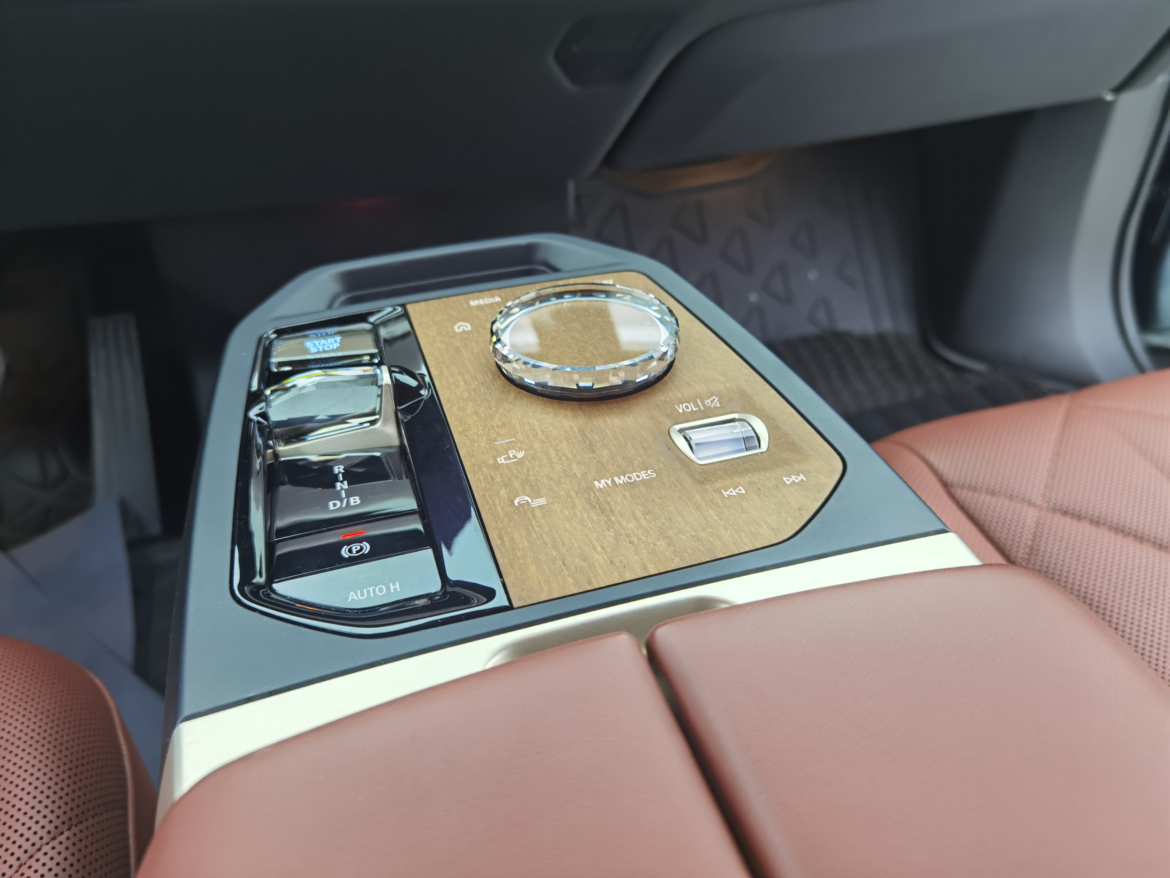 BMW 2022 car image #13
