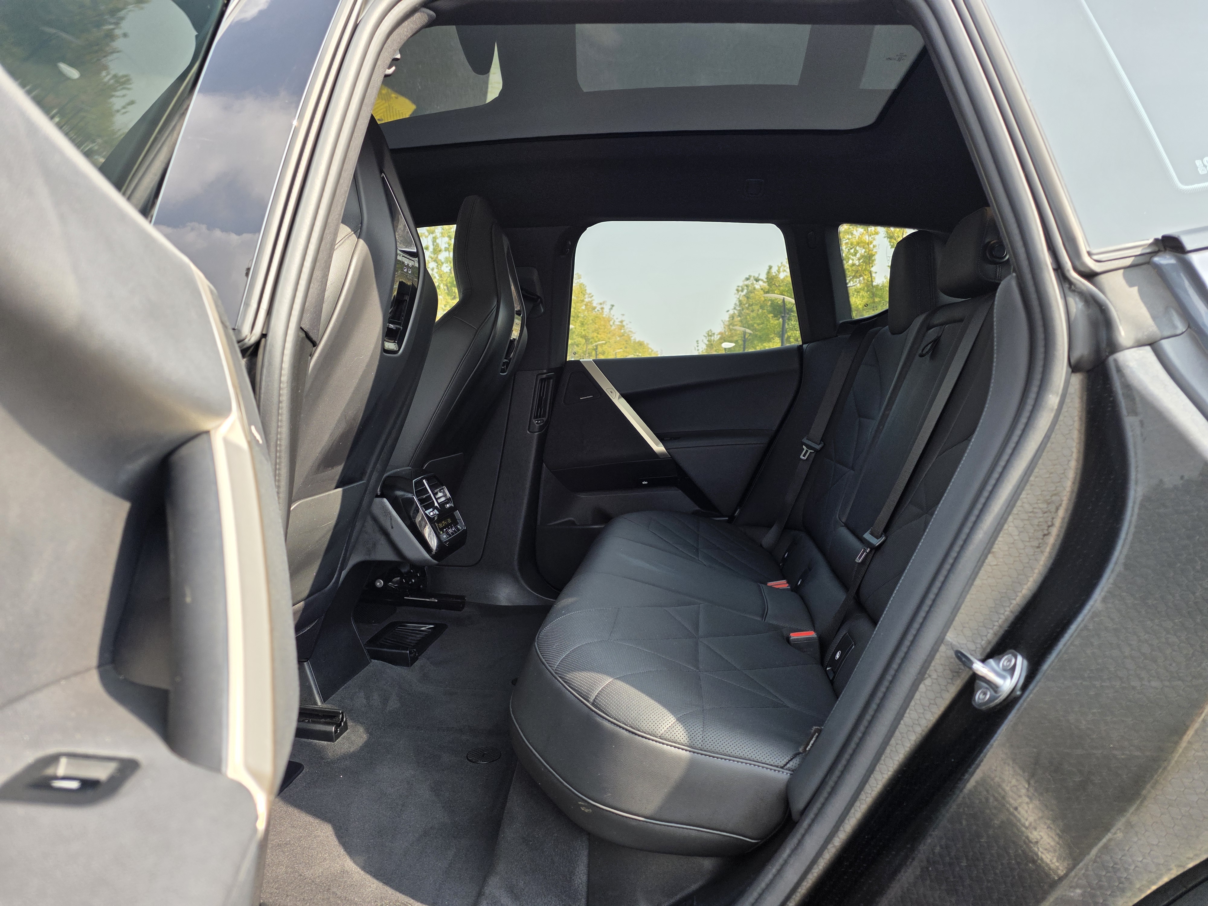 BMW iX 2022 #13 BMW iX 2022 car image #13