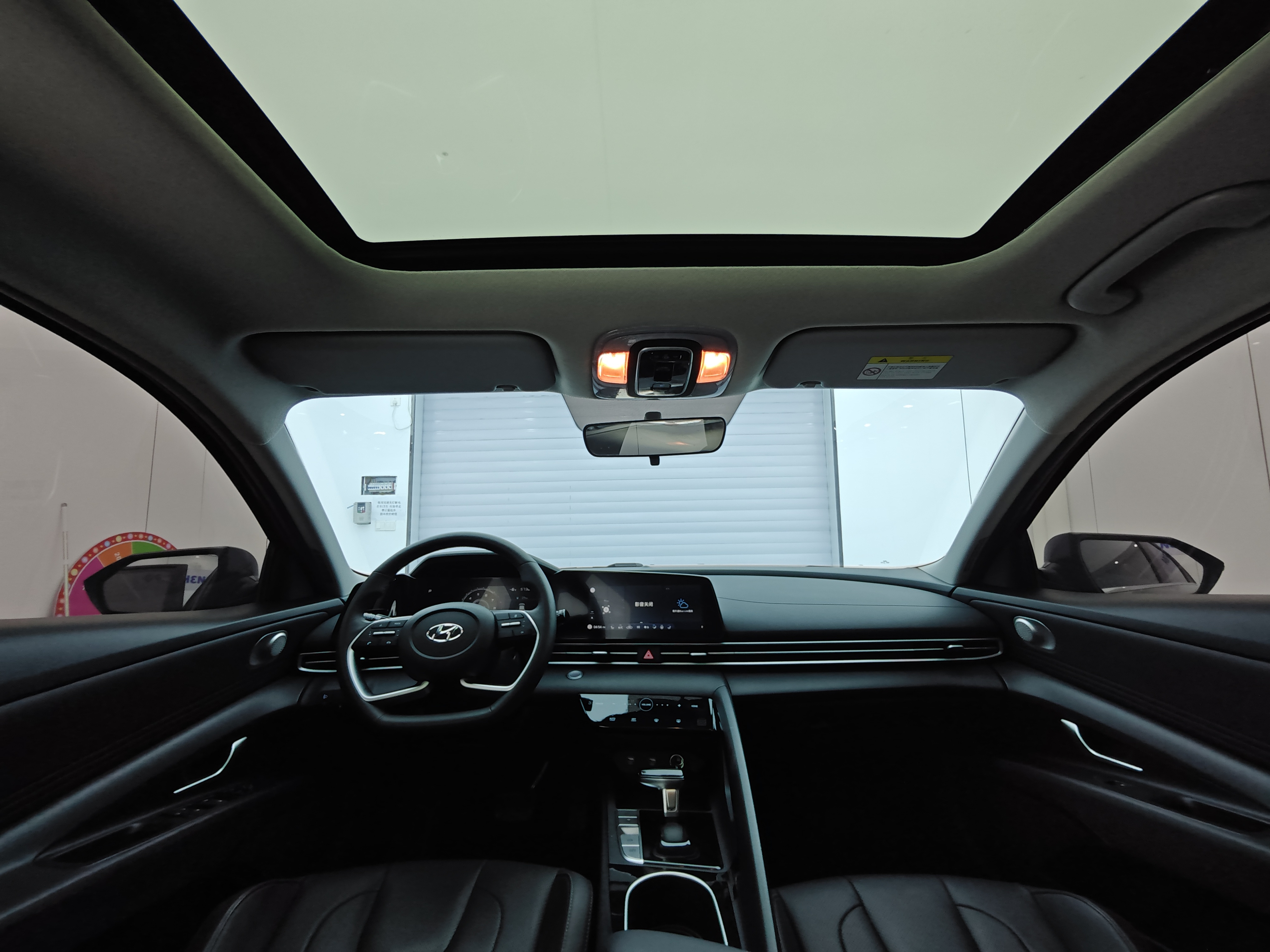 Hyundai Elantra 2022 immagine di auto #13