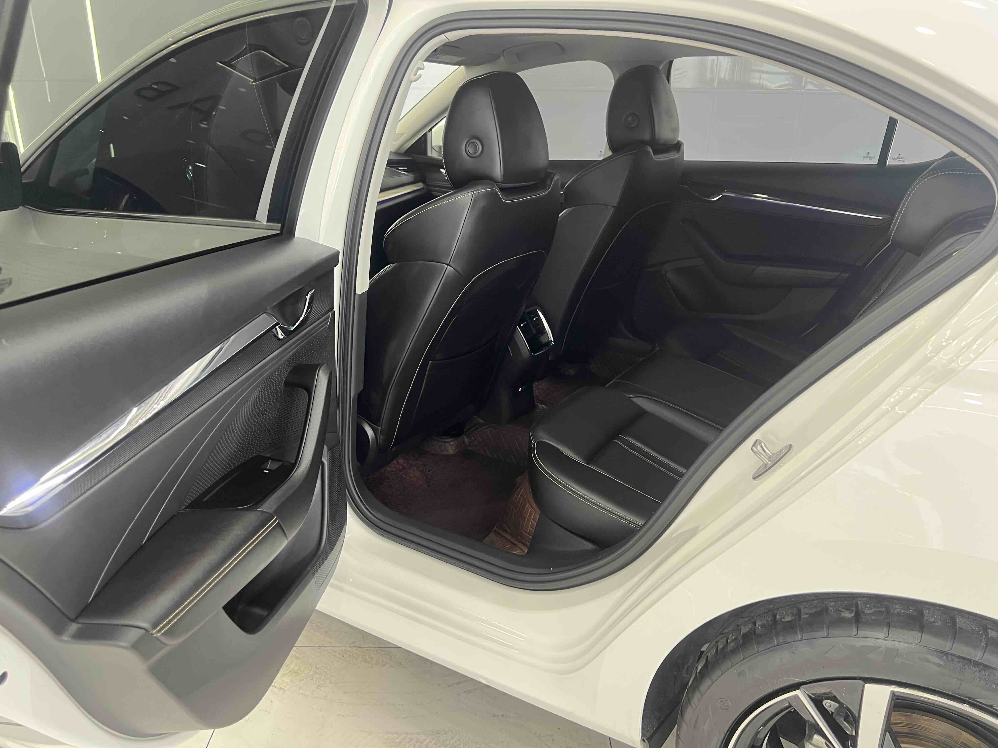 Skoda Octavia 2022 #13 Skoda Octavia 2022 car image #13