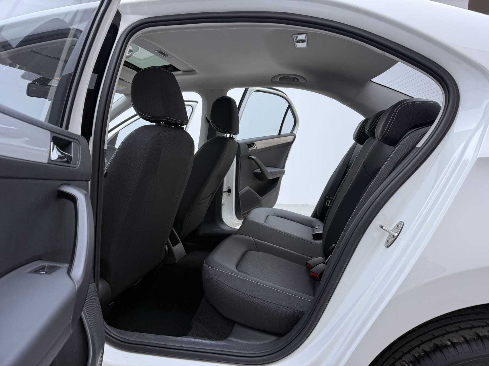 Skoda Rapid 2022 изображение автомобиля #13