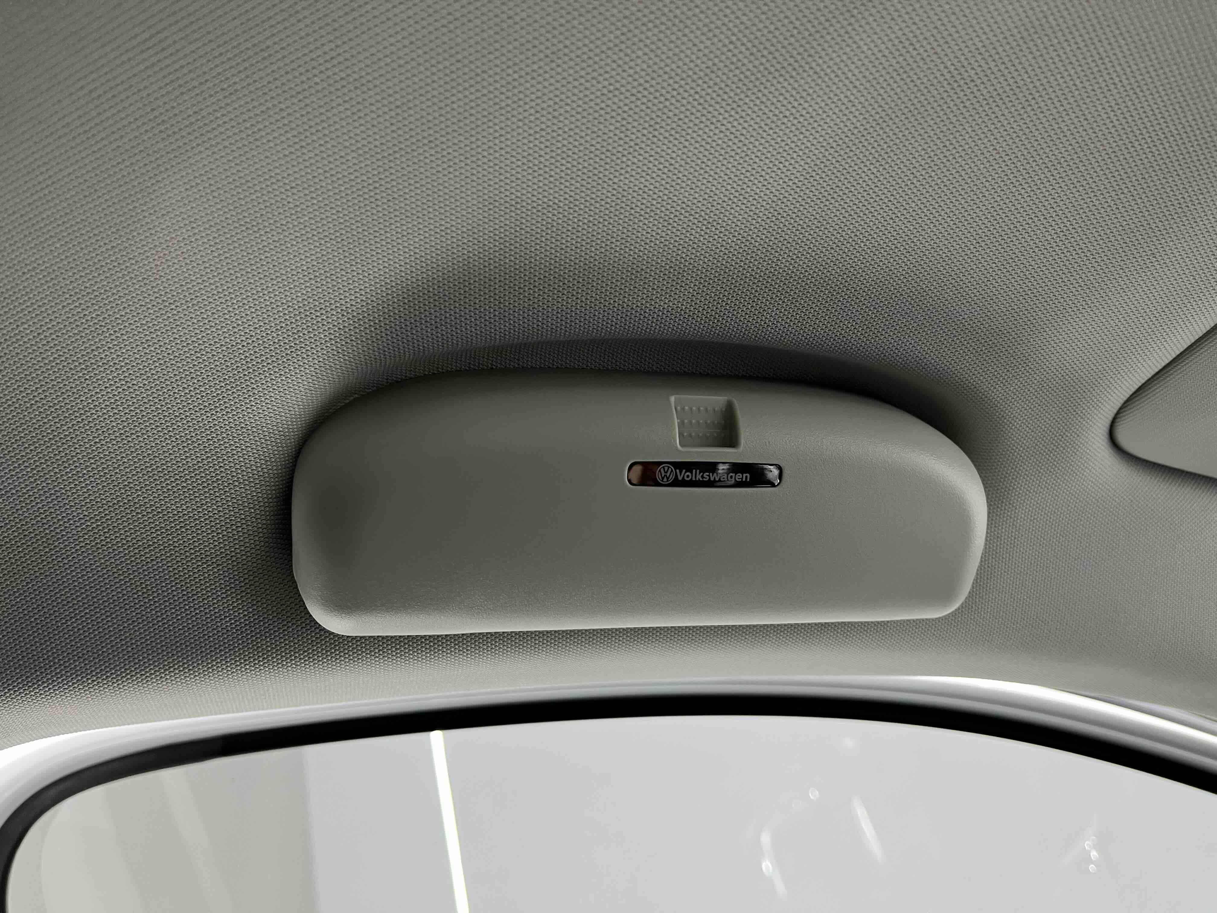 Volkswagen T-Roc 2022 car image #13