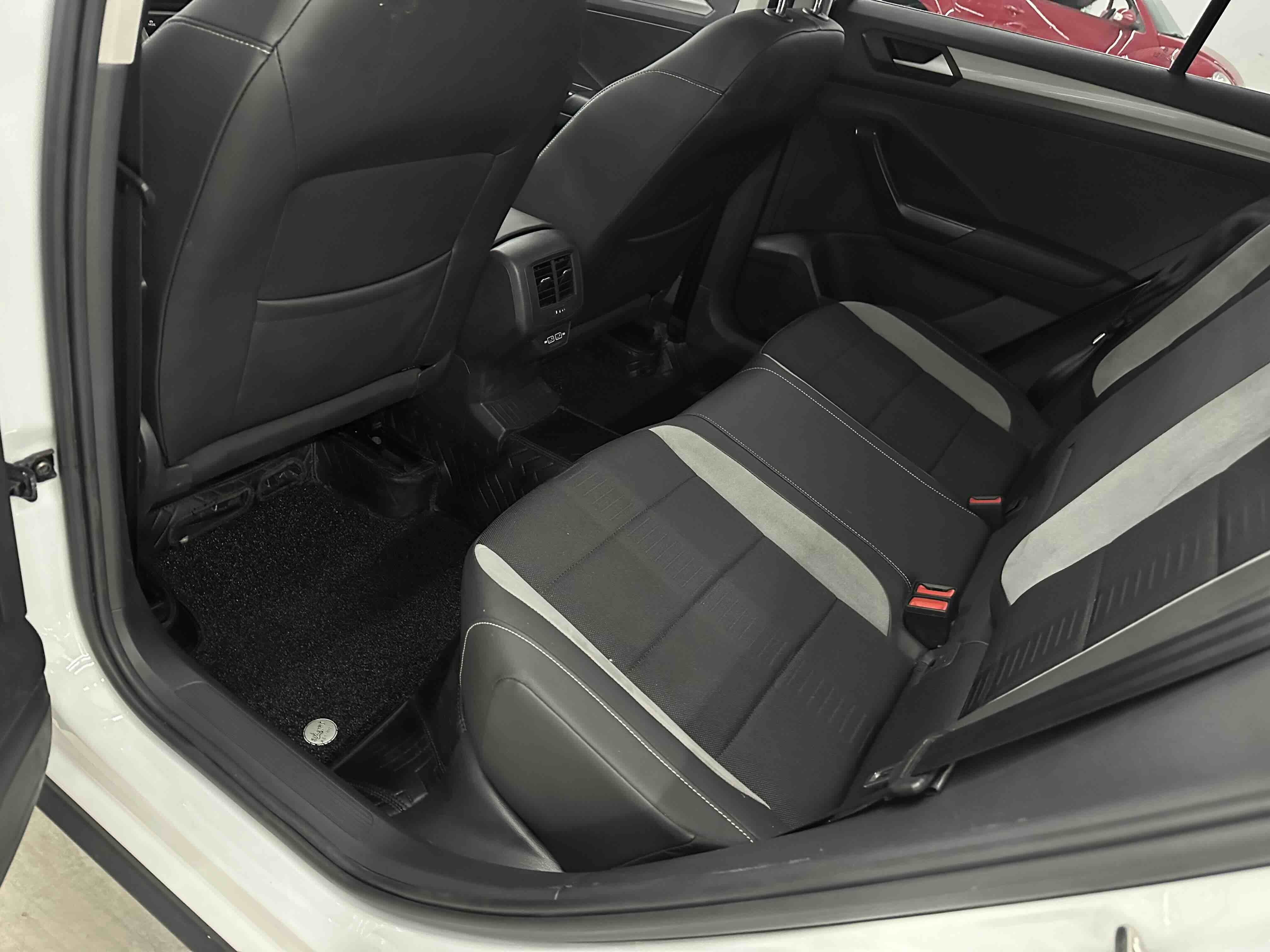 T-Roc 2022 car image #13
