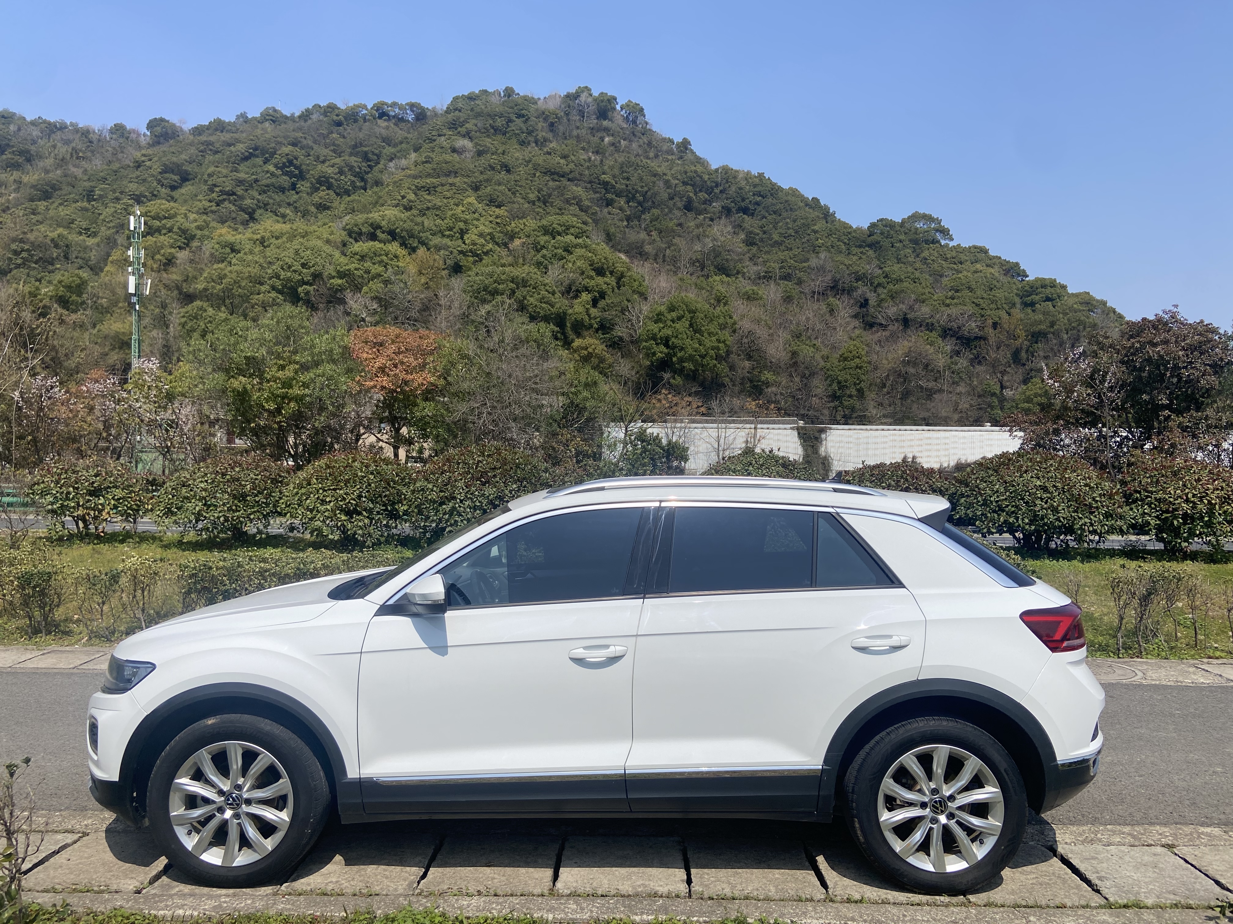 T-Roc 2023 car image #13