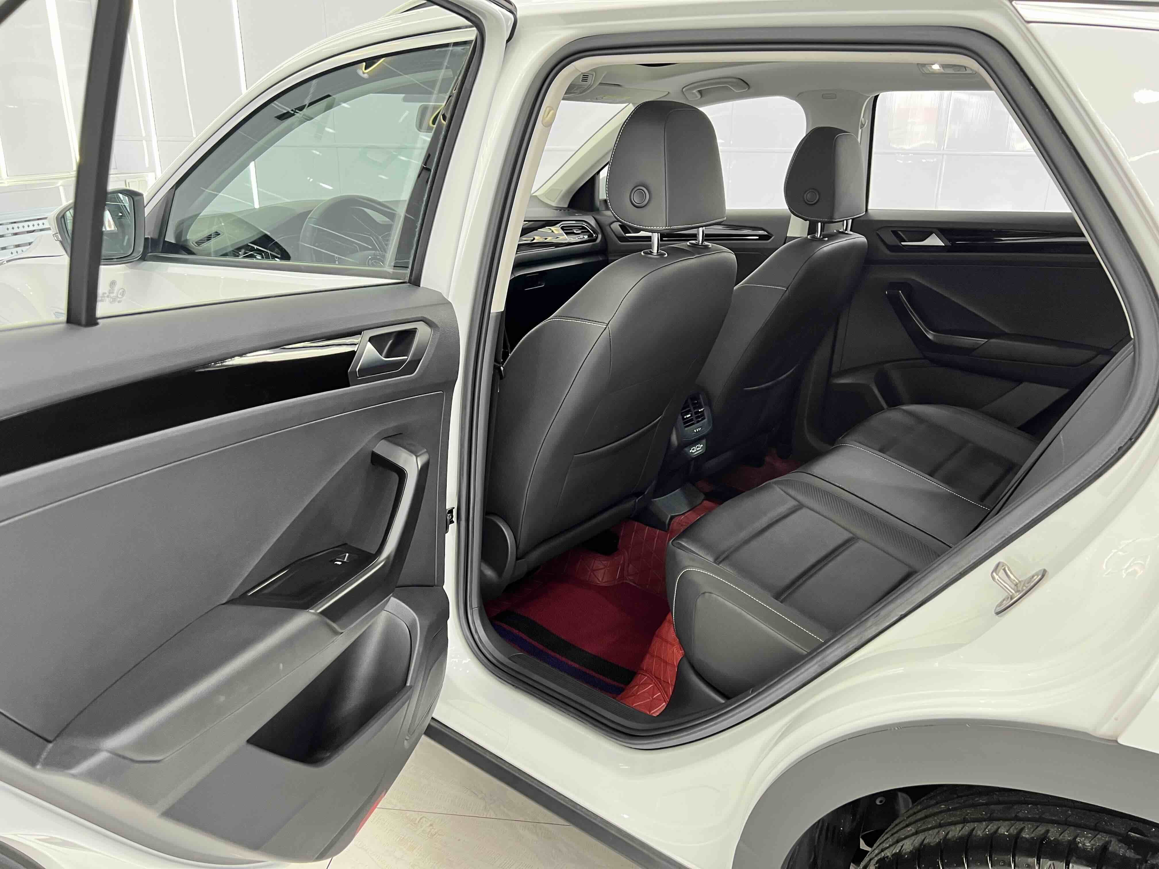 T-Roc 2023 car image #13