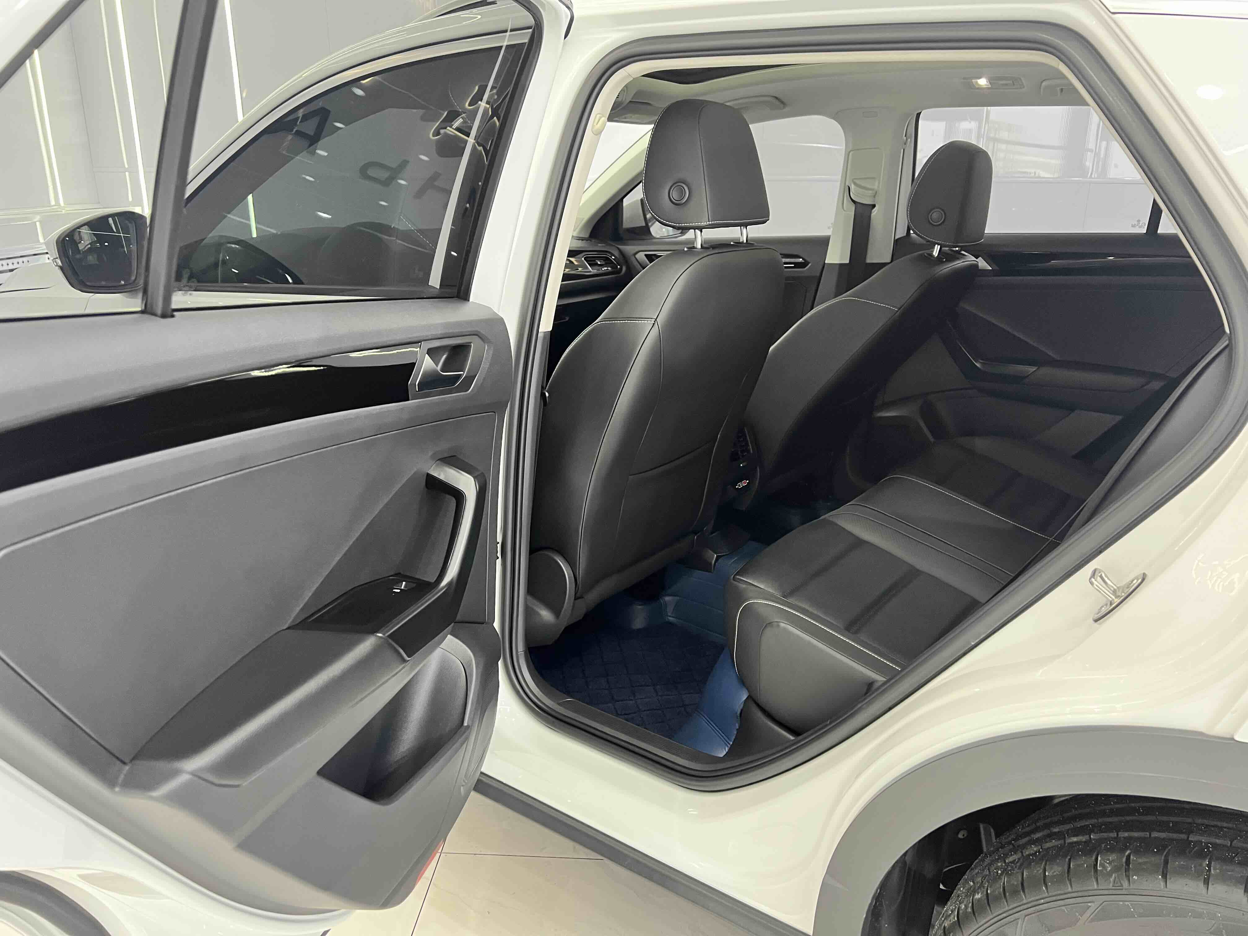 Volkswagen T-Roc 2022 #13 Volkswagen T-Roc 2022 car image #13