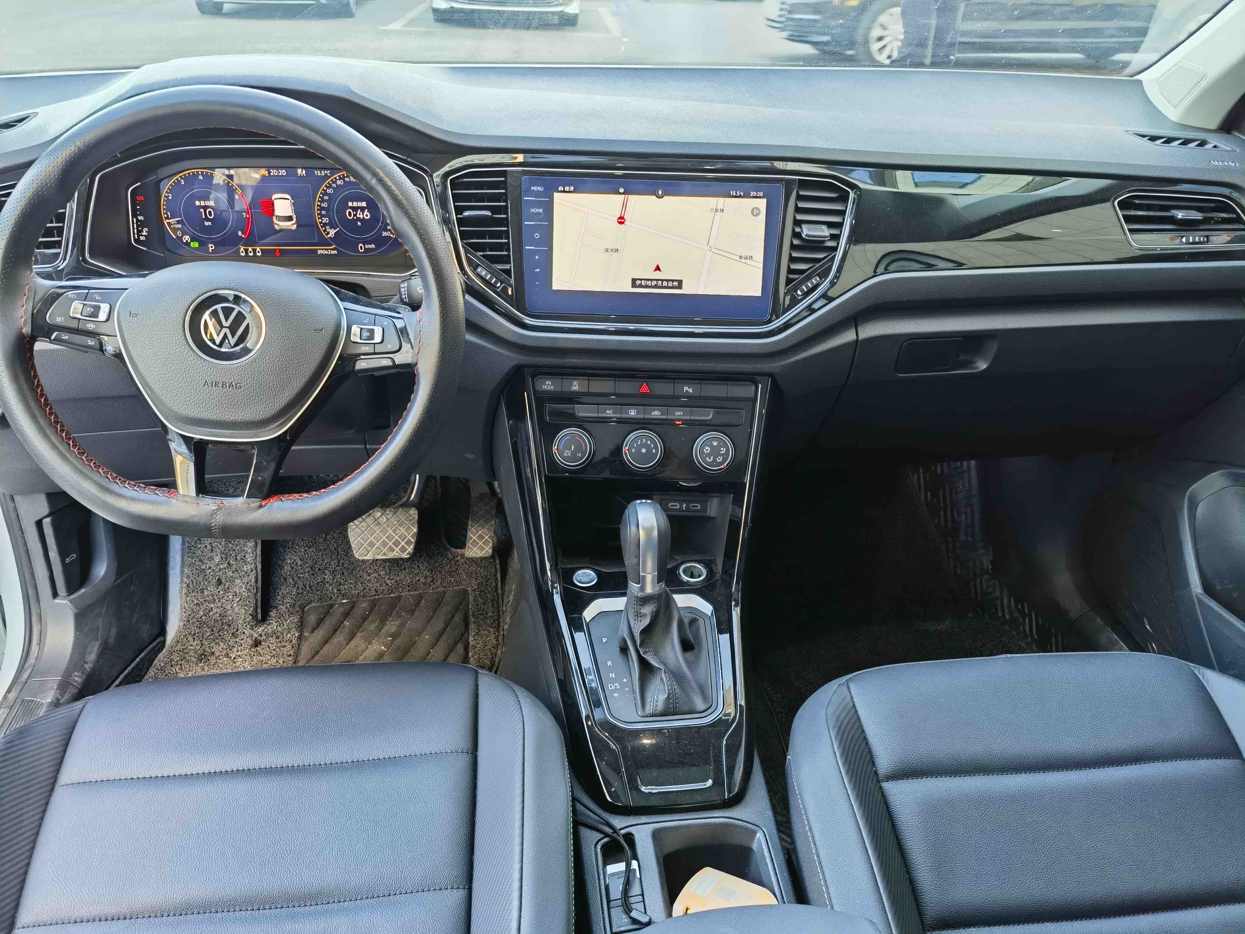 Volkswagen T-Roc 2022 car image #13
