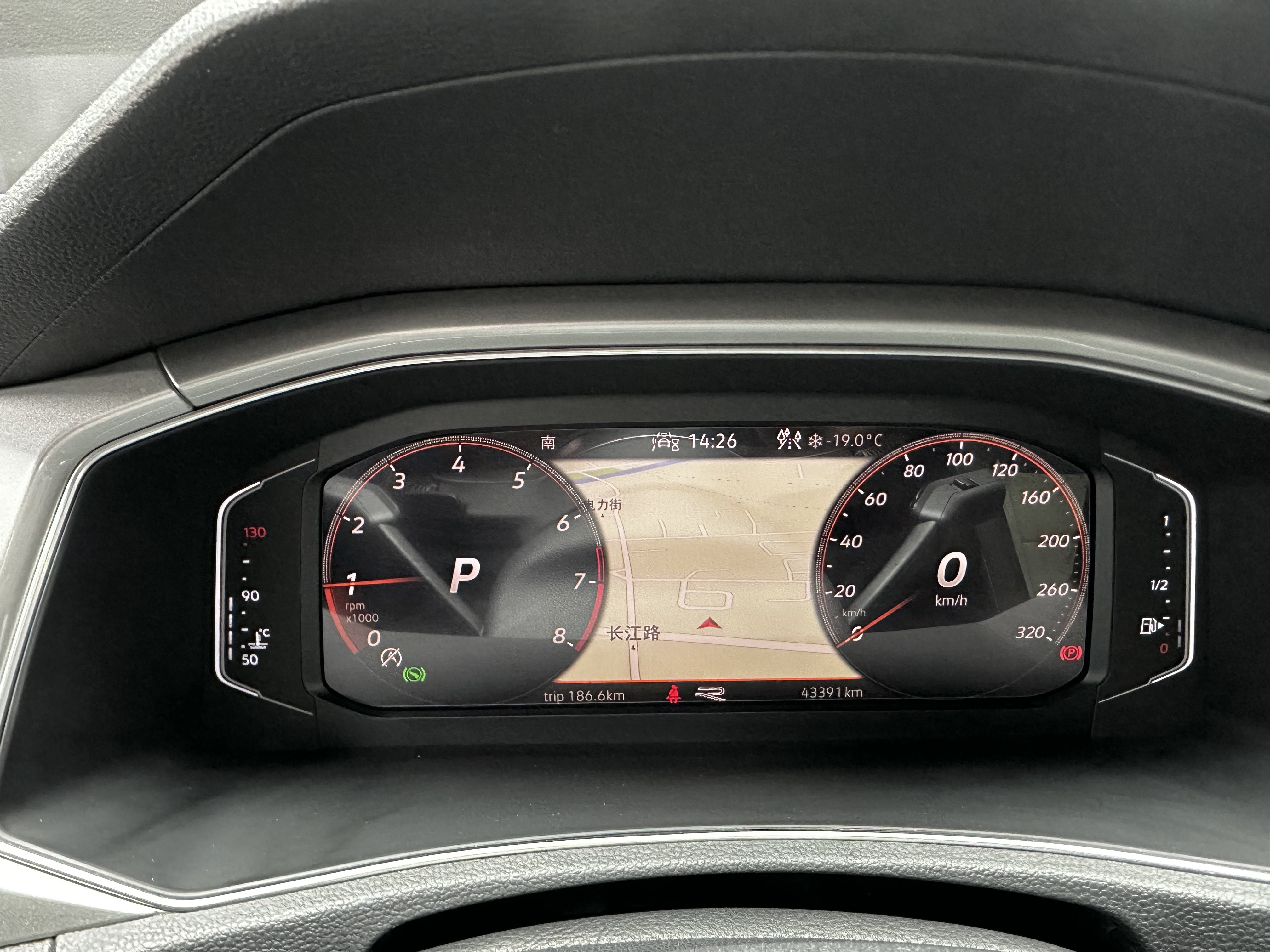 Volkswagen T-Roc 2022 car image #13