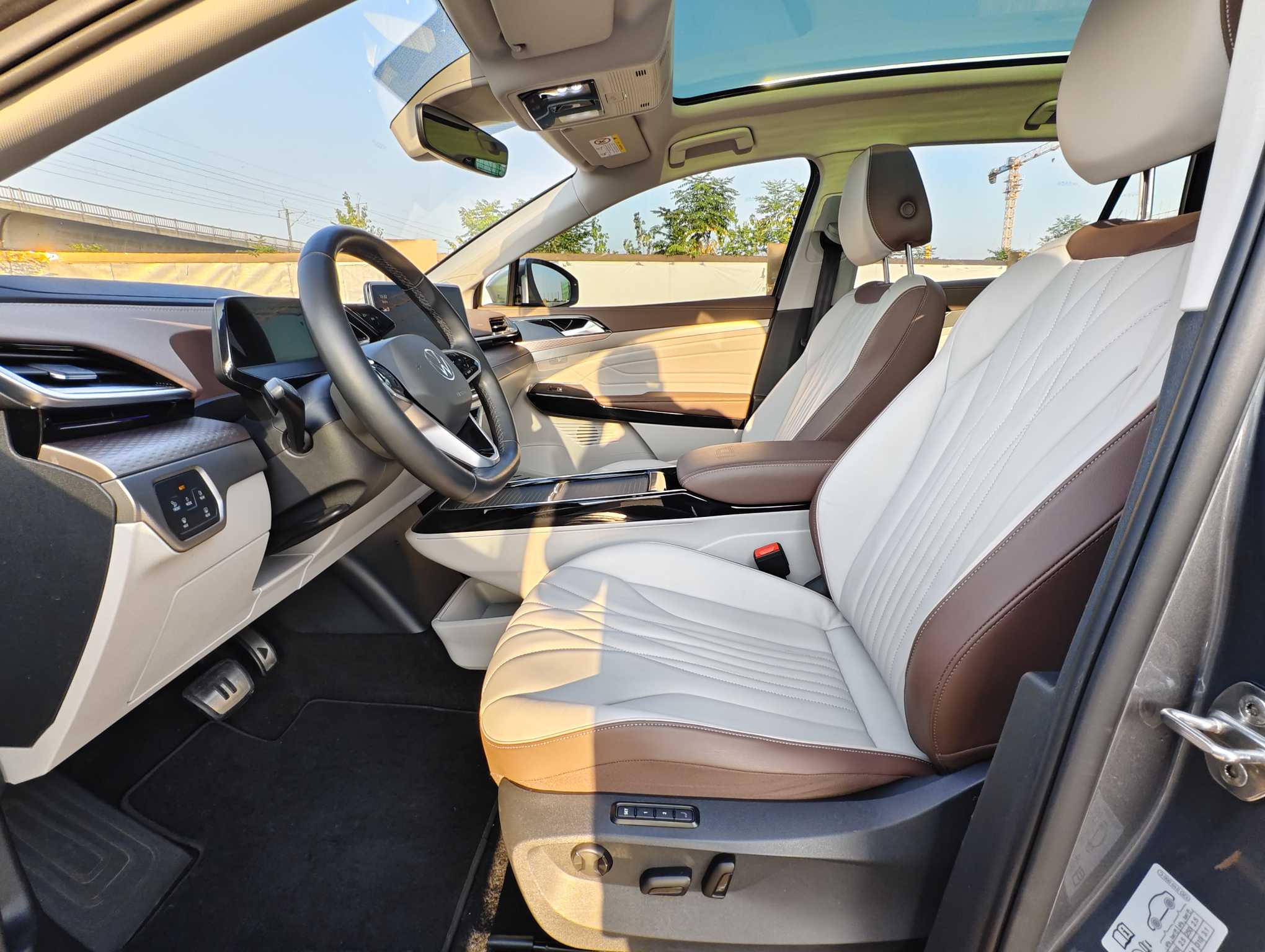 Volkswagen ID.6 X 2022 car image #13