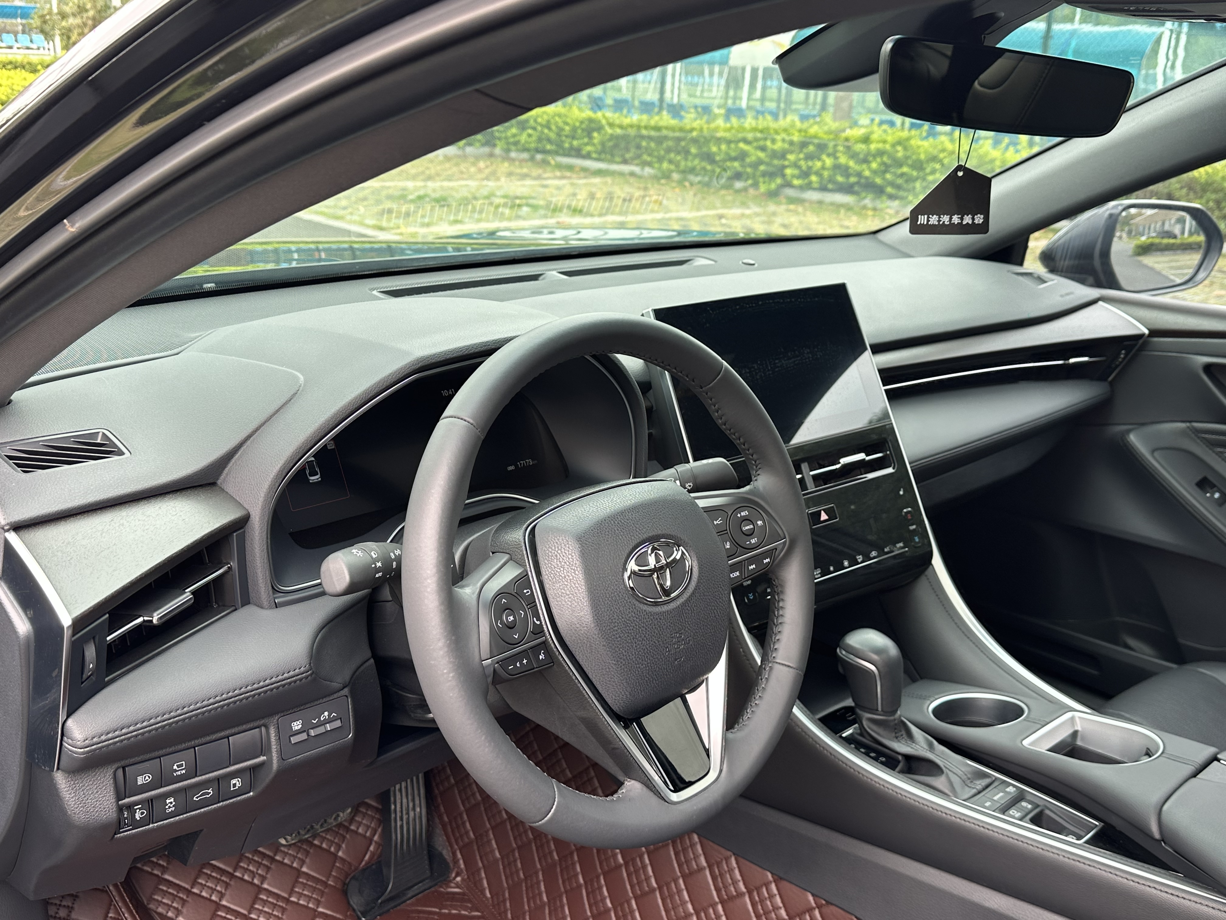 Toyota Avalon 2023 car image #13