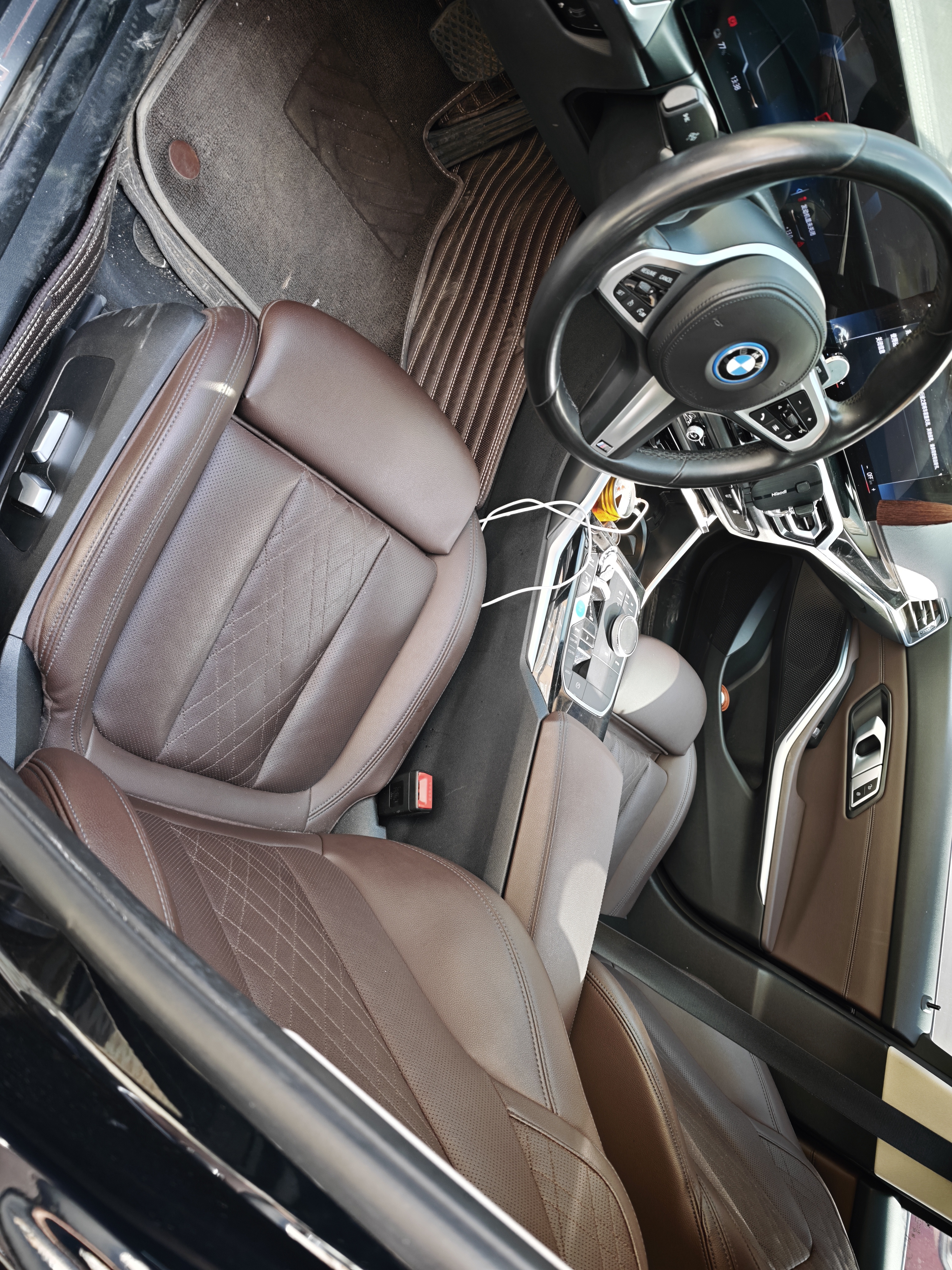 BMW i3 2023 car image #13