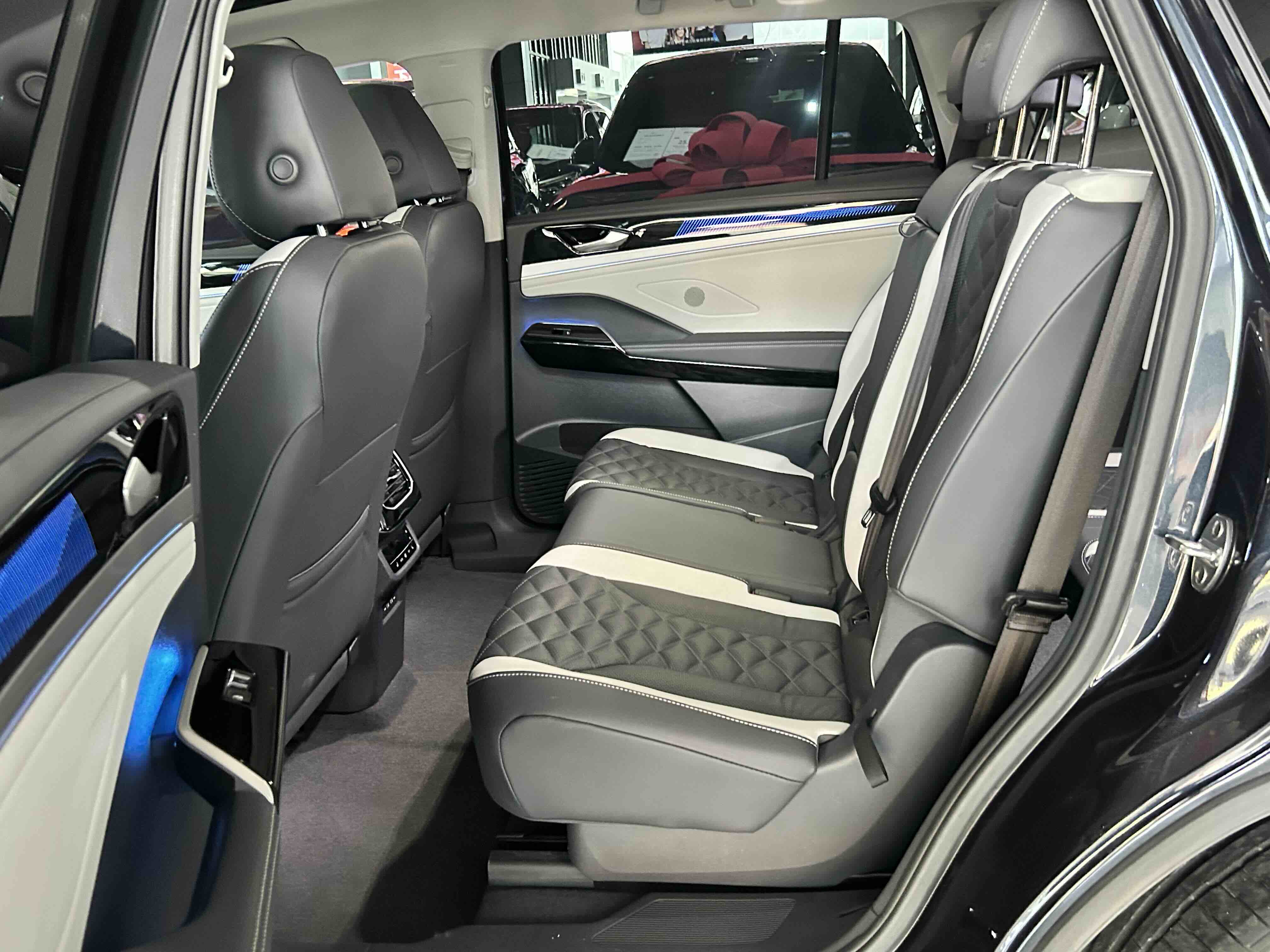 Volkswagen ID.6 Crozz 2023 #13 Volkswagen ID.6 Crozz 2023 immagine di auto #13