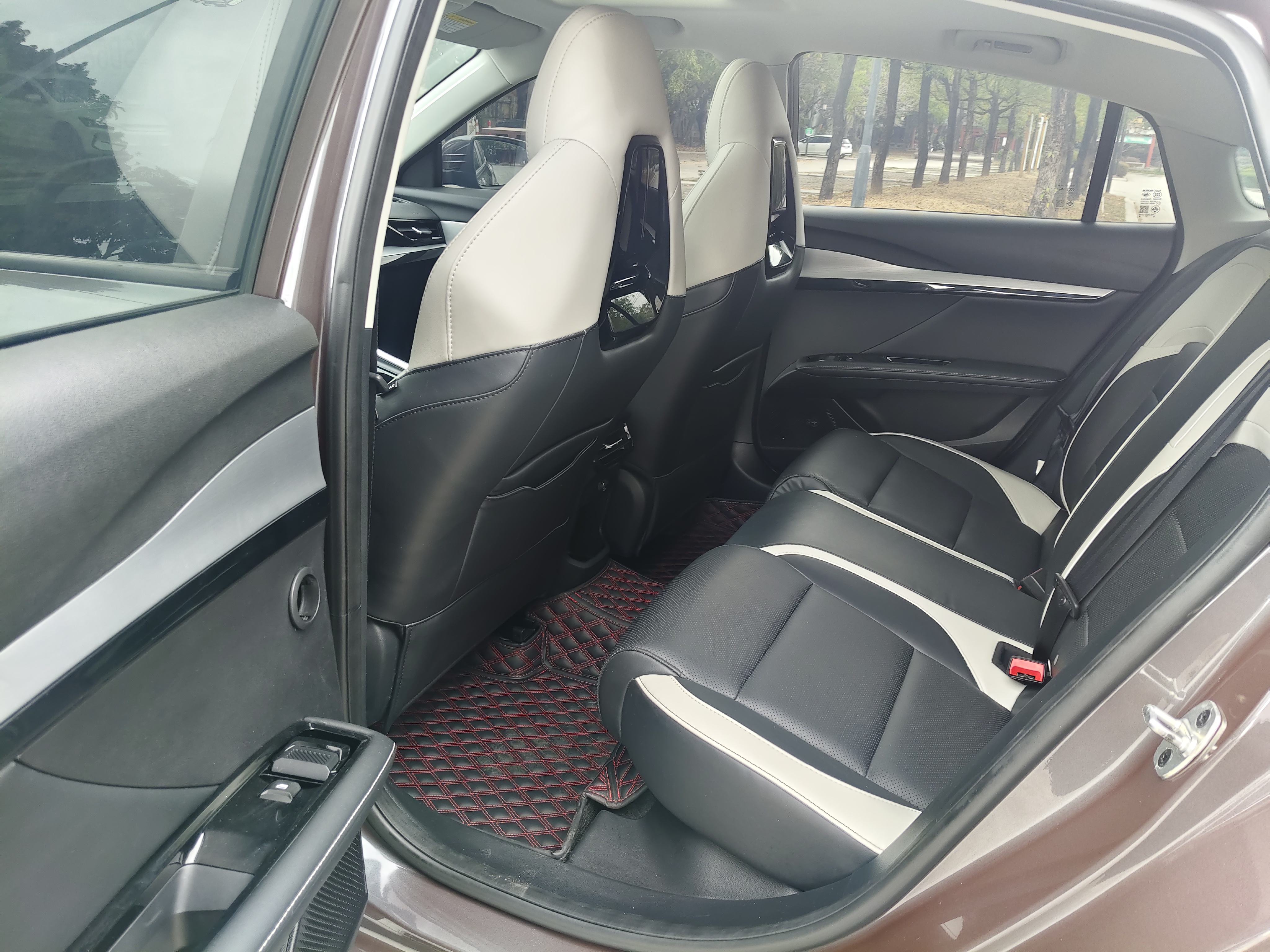 5 Scorpio 2023 car image #13