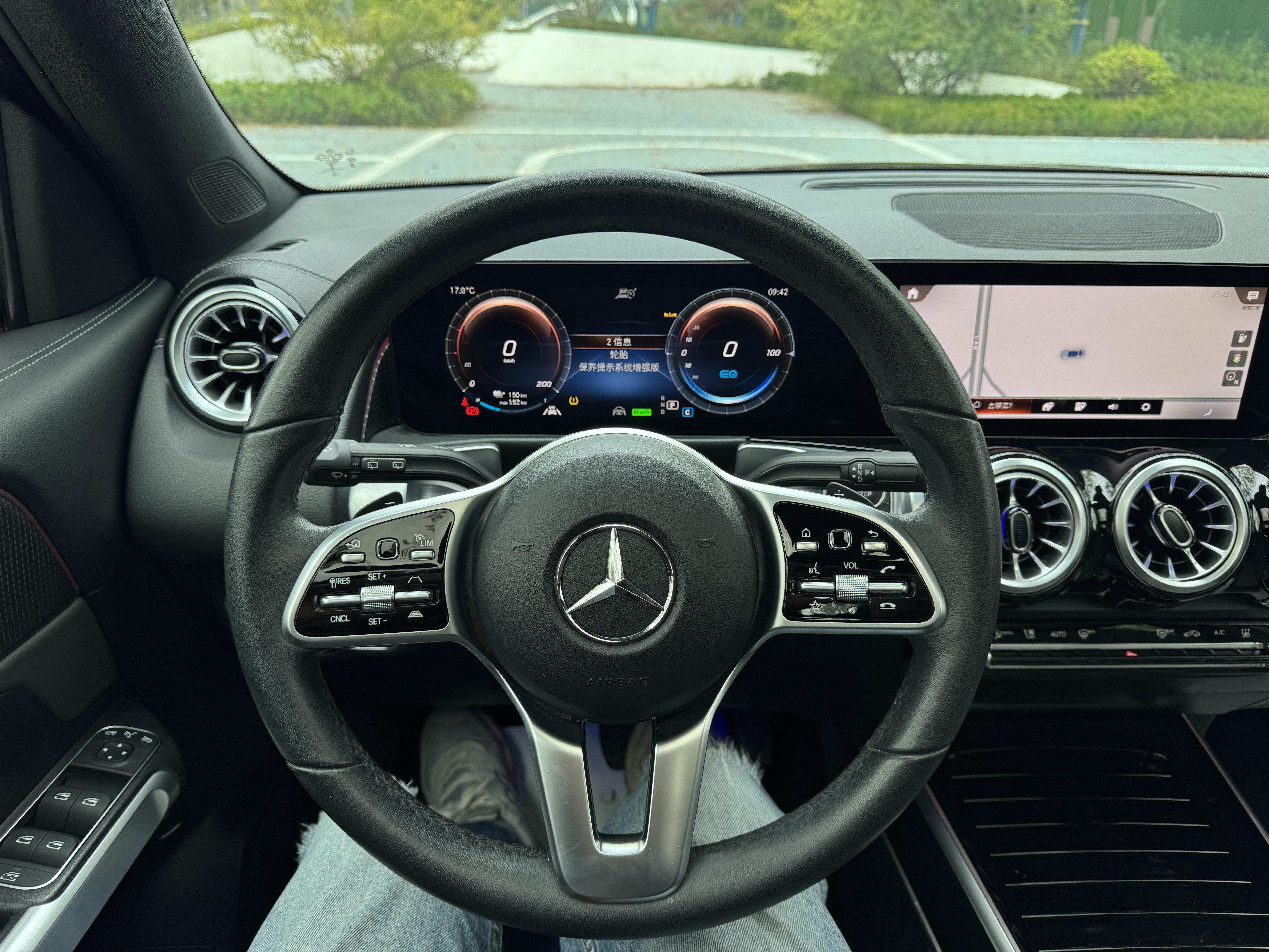 Mercedes-Benz EQB Class 2022 car image #13