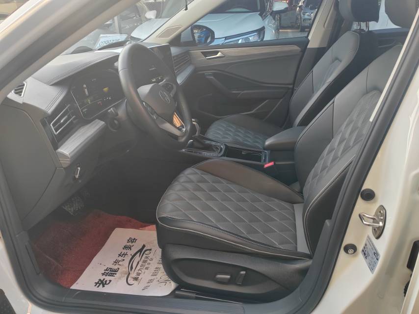 Volkswagen Sagitar 2022 car image #13