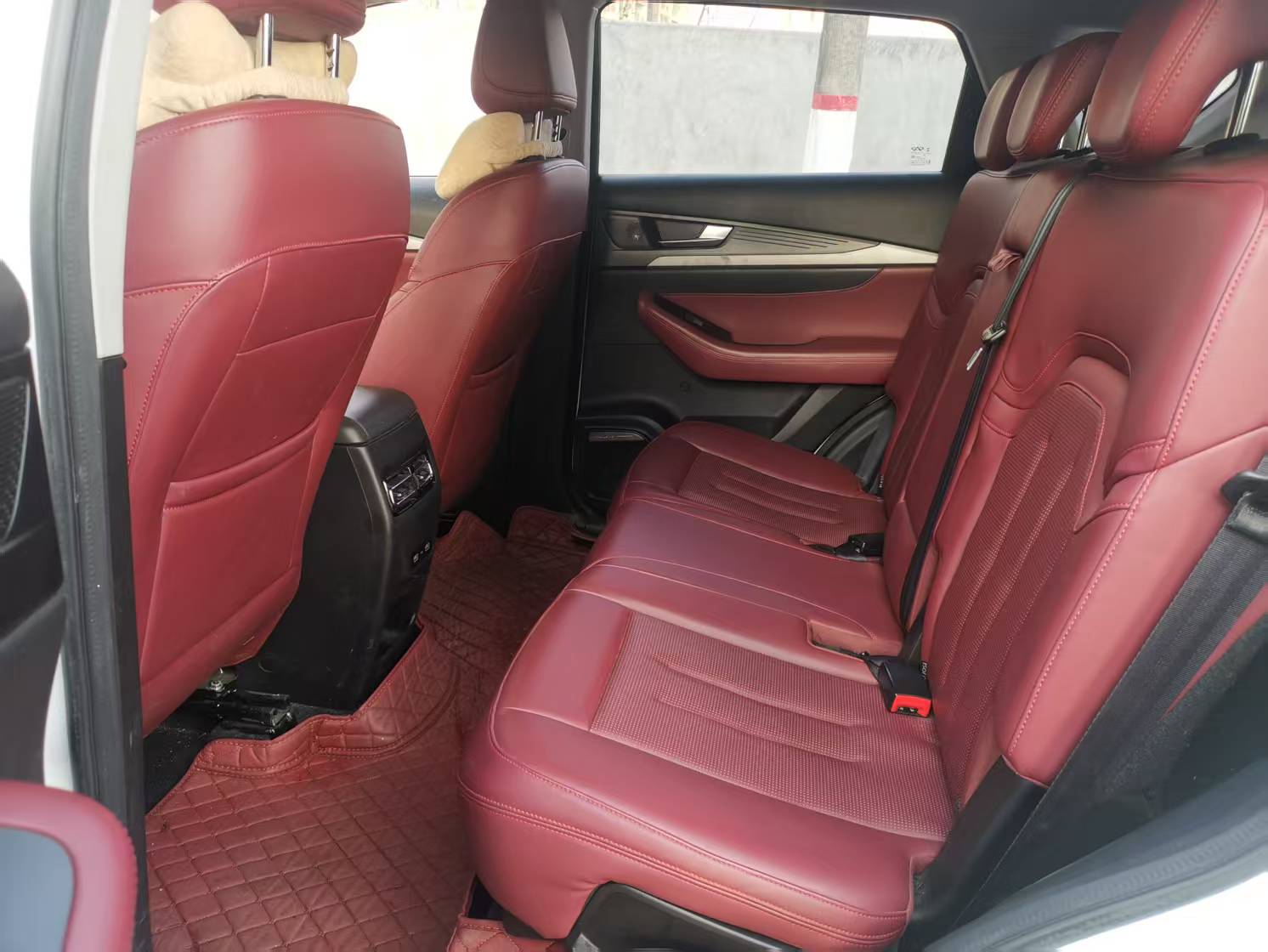 X70S 2022 car image #13