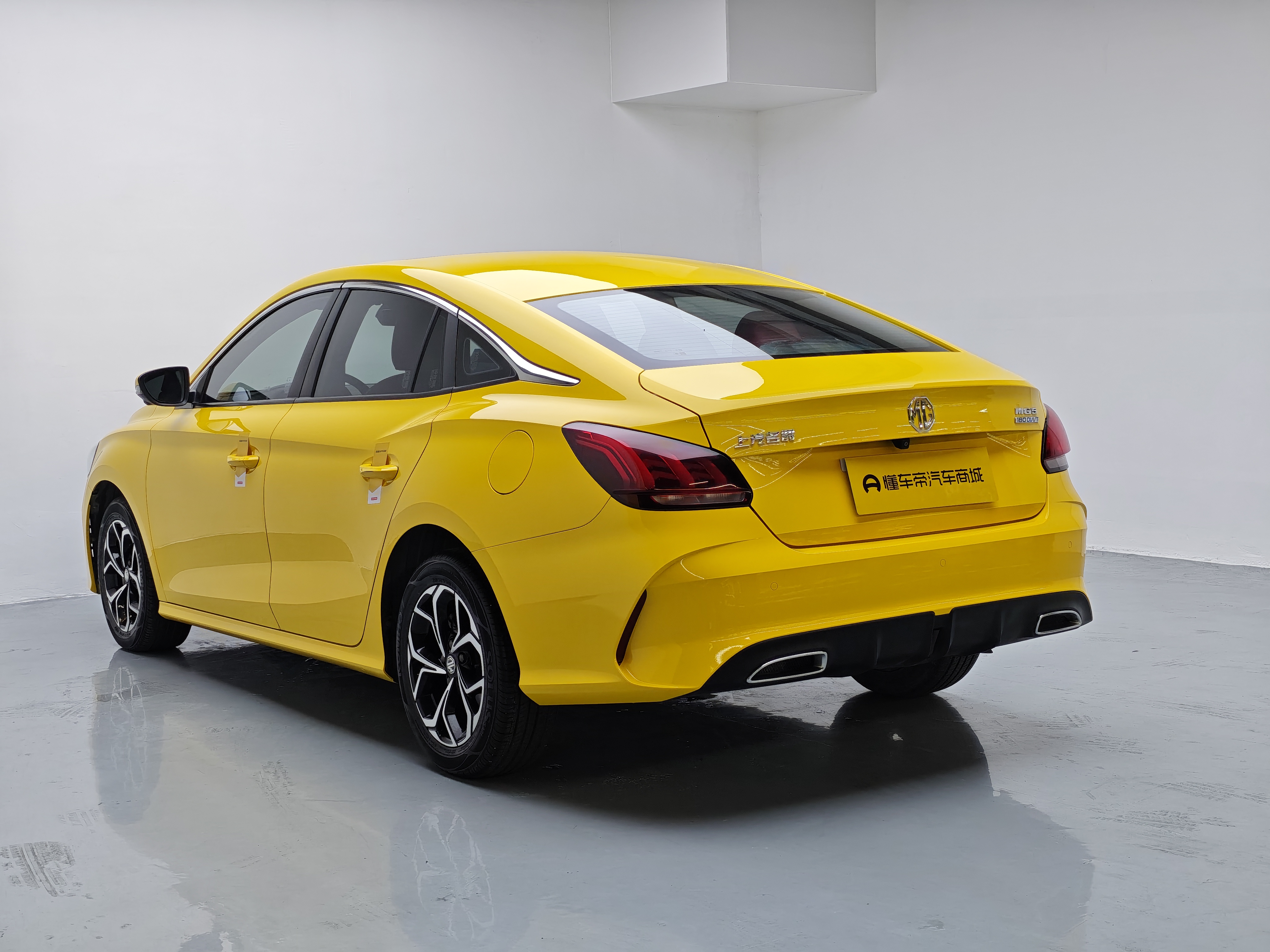 5 2022 #13 5 2022 immagine di auto #13