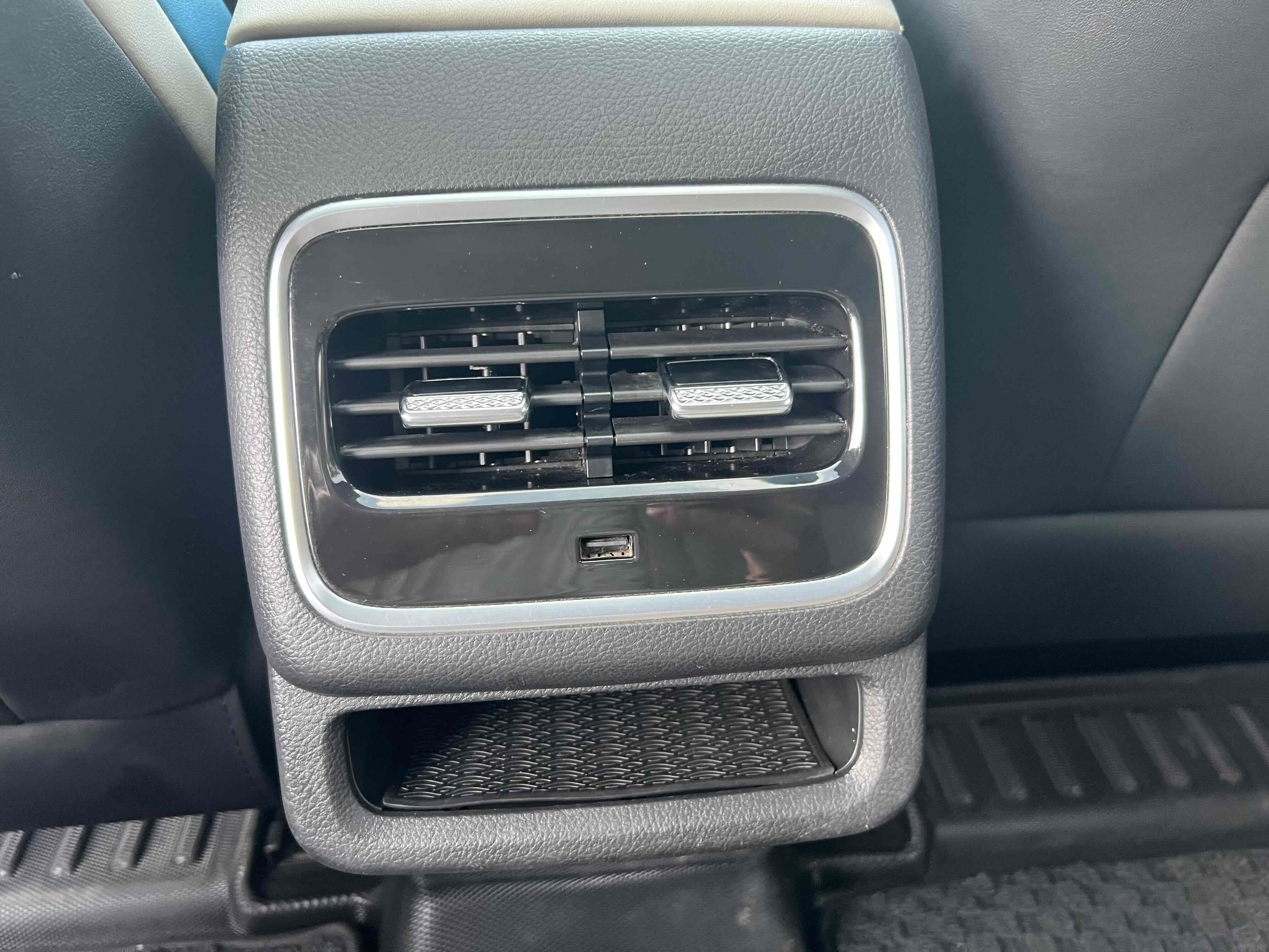 Chery Omoda 2023 car image #13