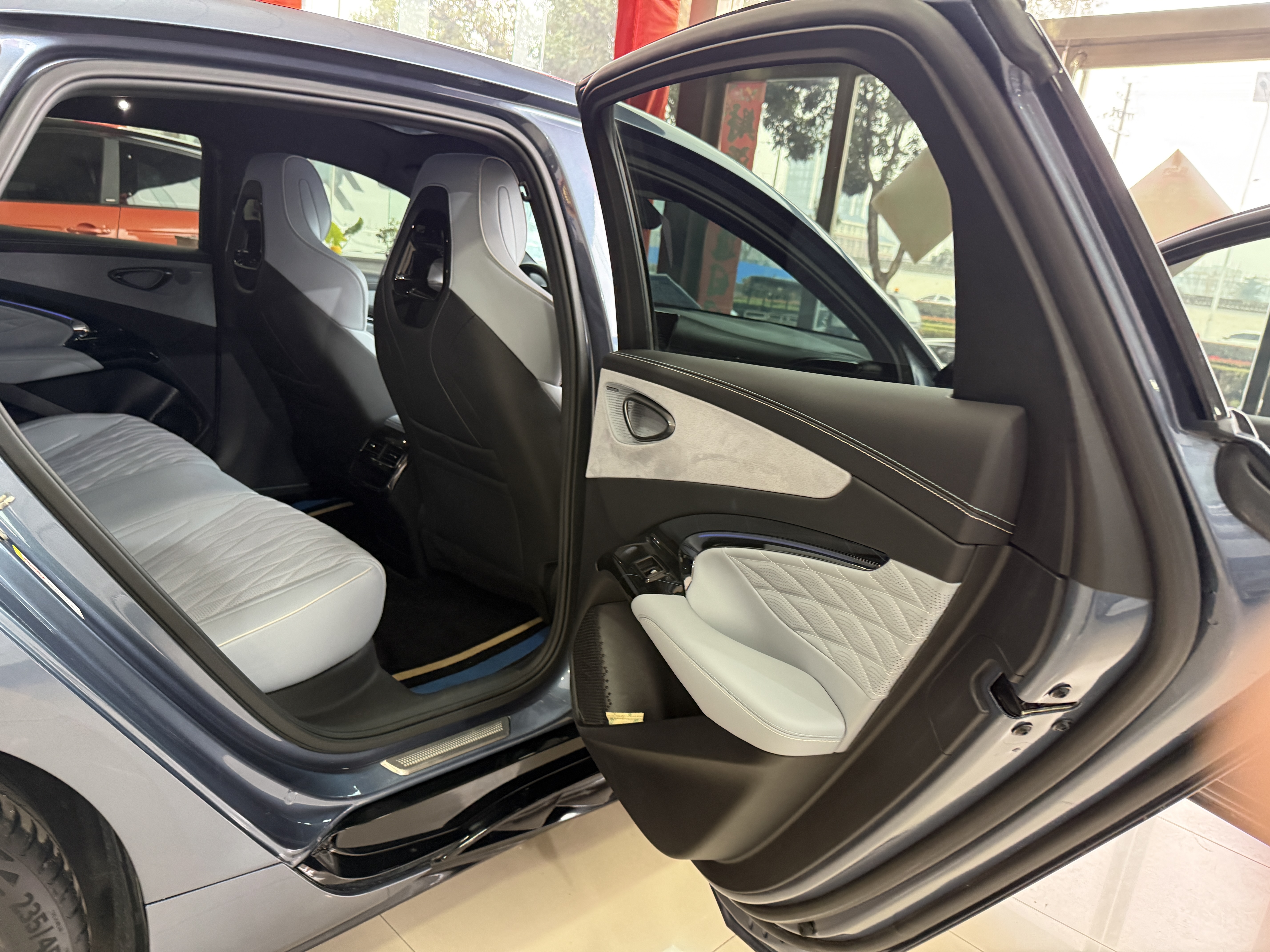 BYD Seal 2023 immagine di auto #13