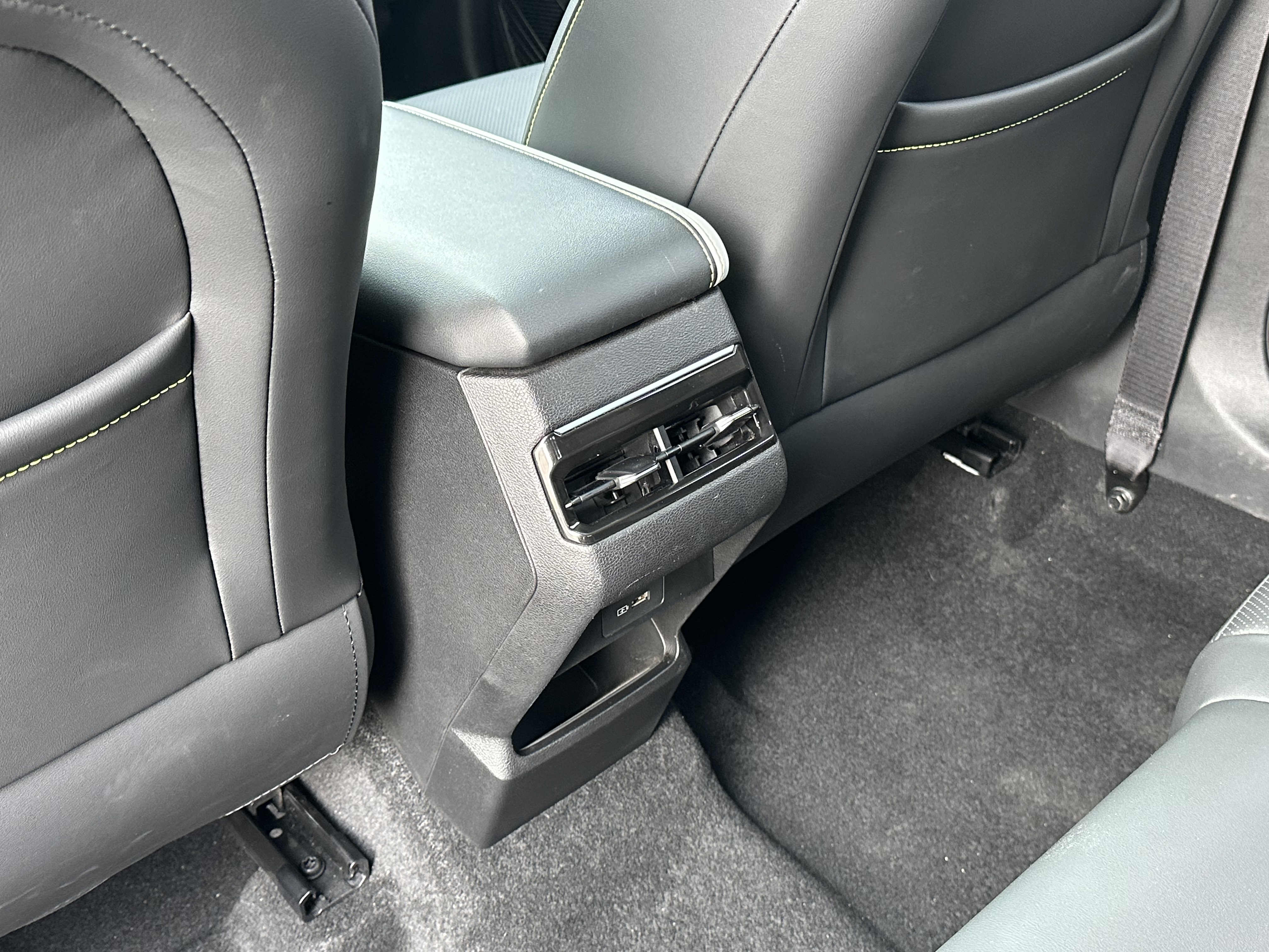 GEELY Coolray 2023 #13 GEELY Coolray 2023 car image #13