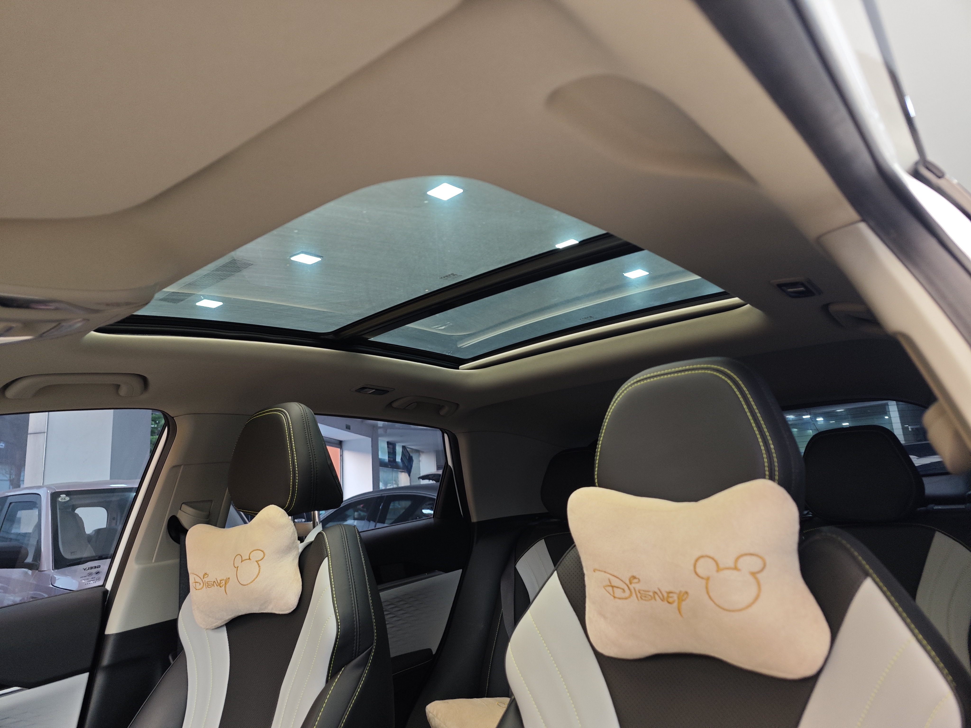 GEELY Coolray 2023 immagine di auto #13