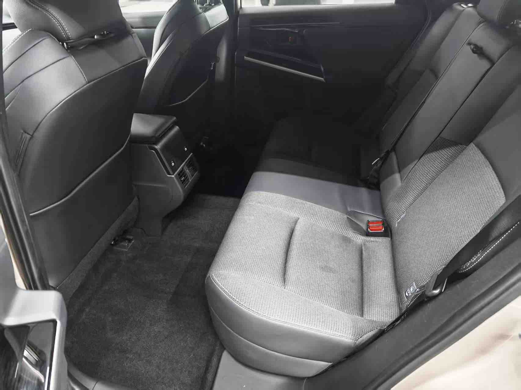 Toyota bZ4X 2022 immagine di auto #13