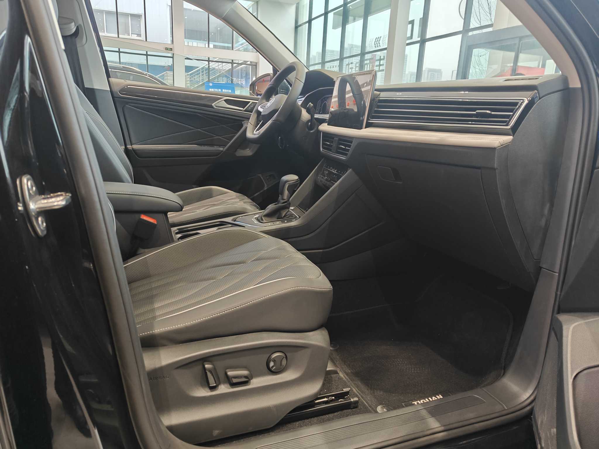 Volkswagen Tiguan L New Energy 2025 изображение автомобиля #13