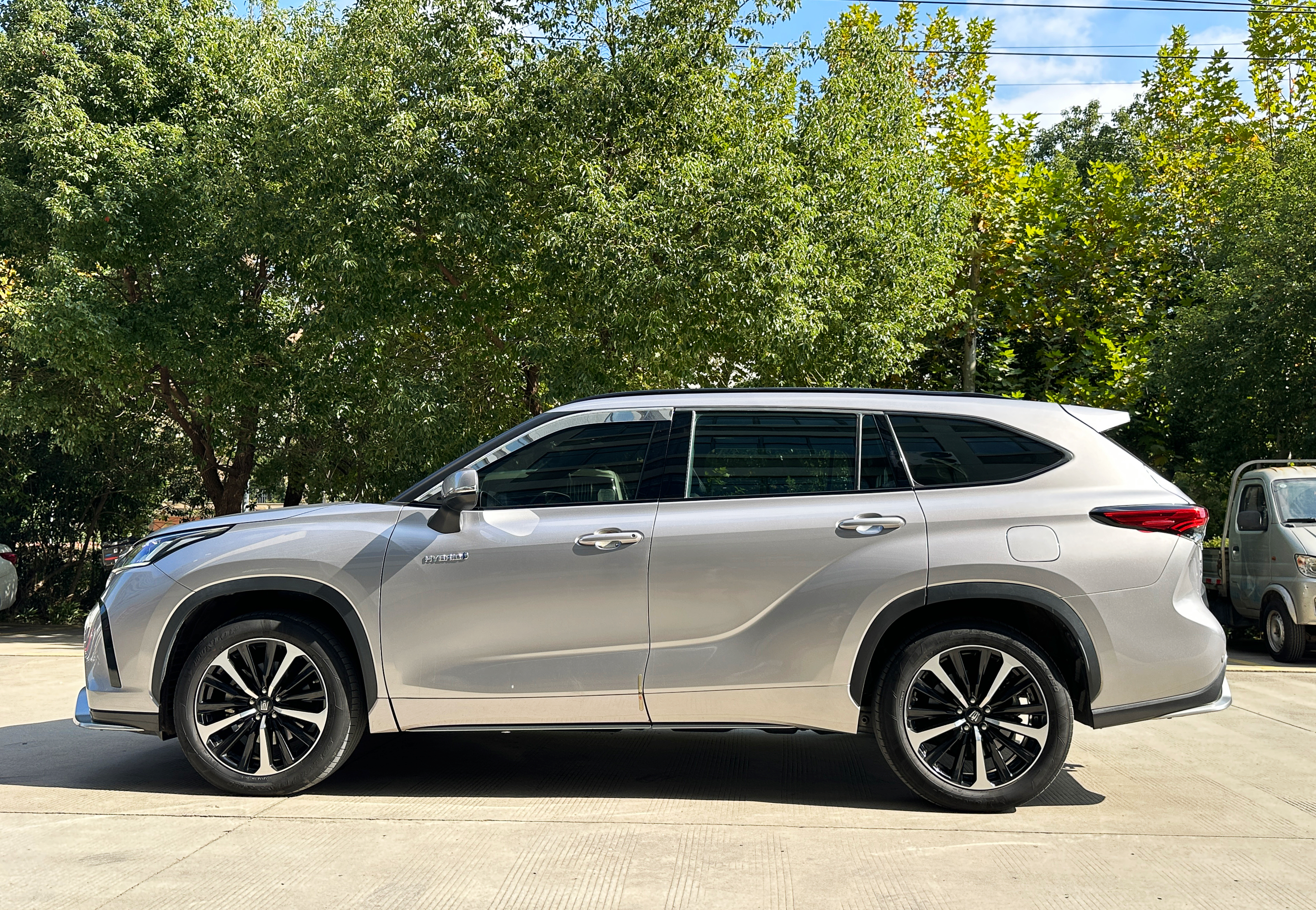 Toyota Crown Kluger 2022 car image #13