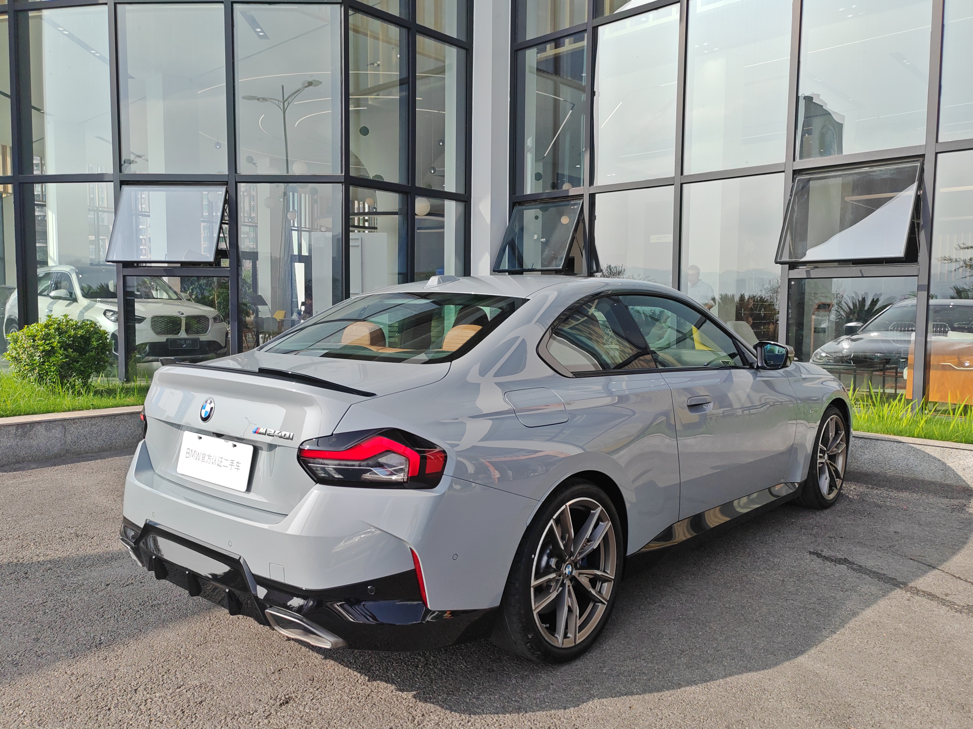 BMW M240i 2024 immagine di auto #13