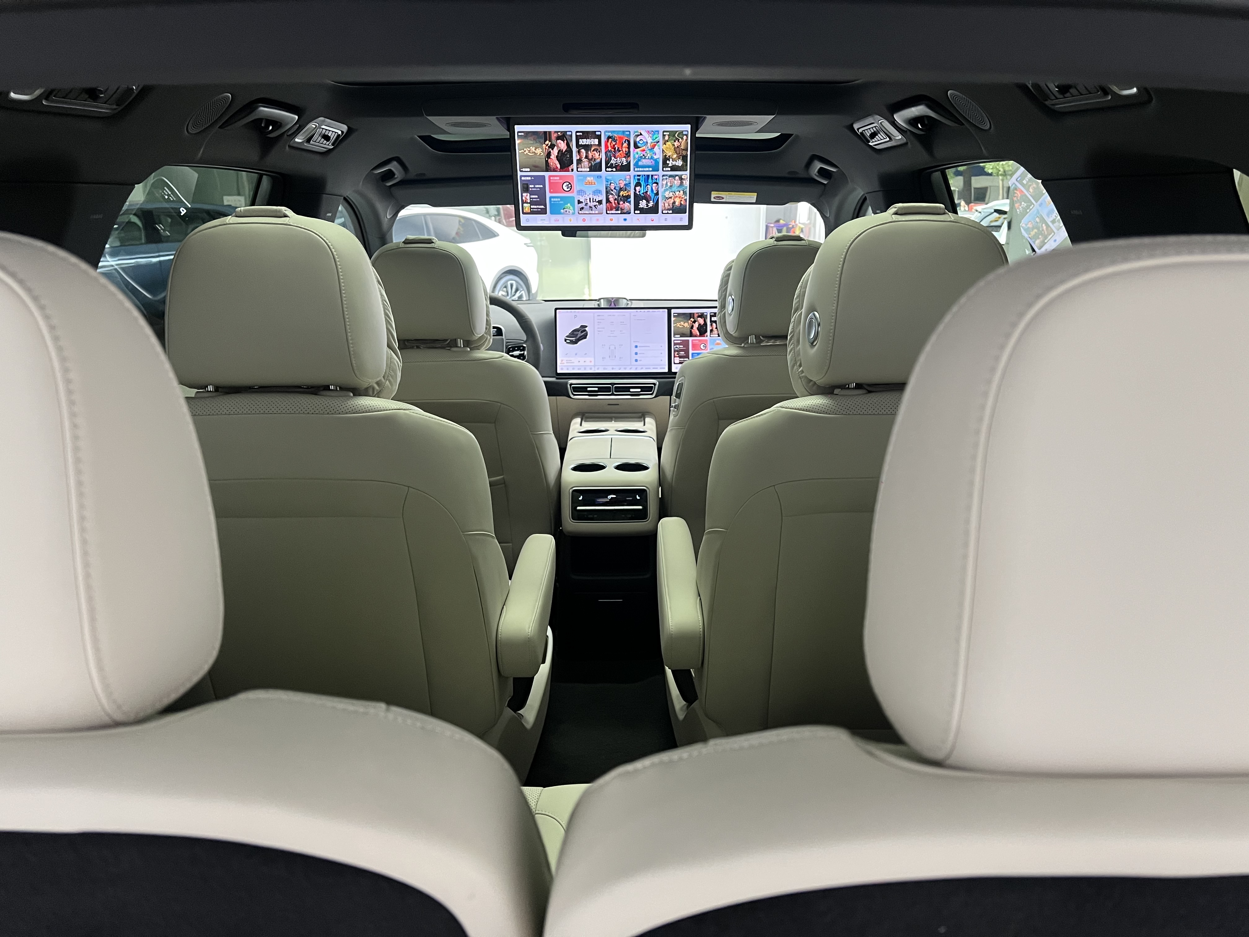 Li L8 2023 изображение автомобиля #13