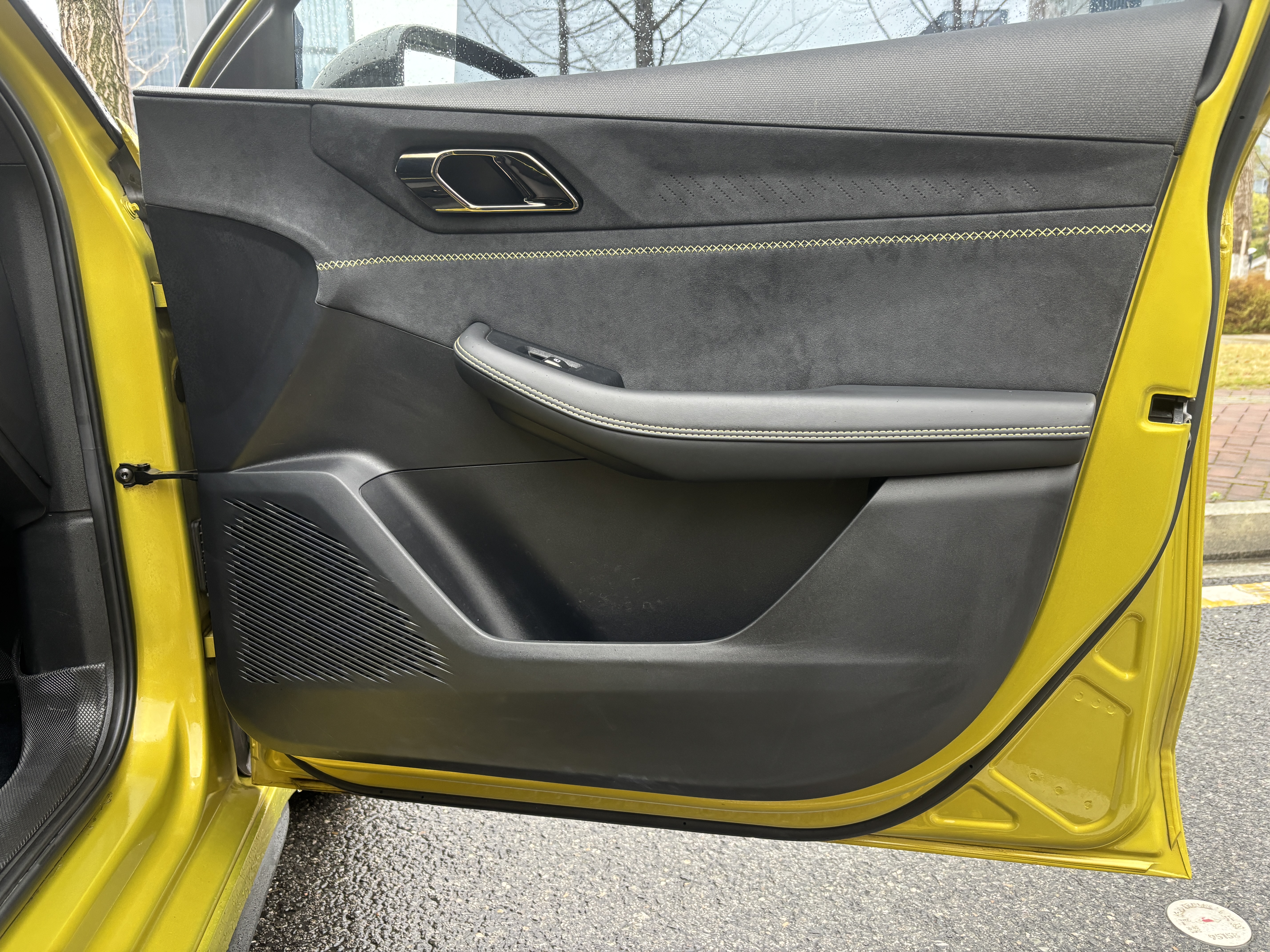 Lynk & Co 03 2023 car image #13