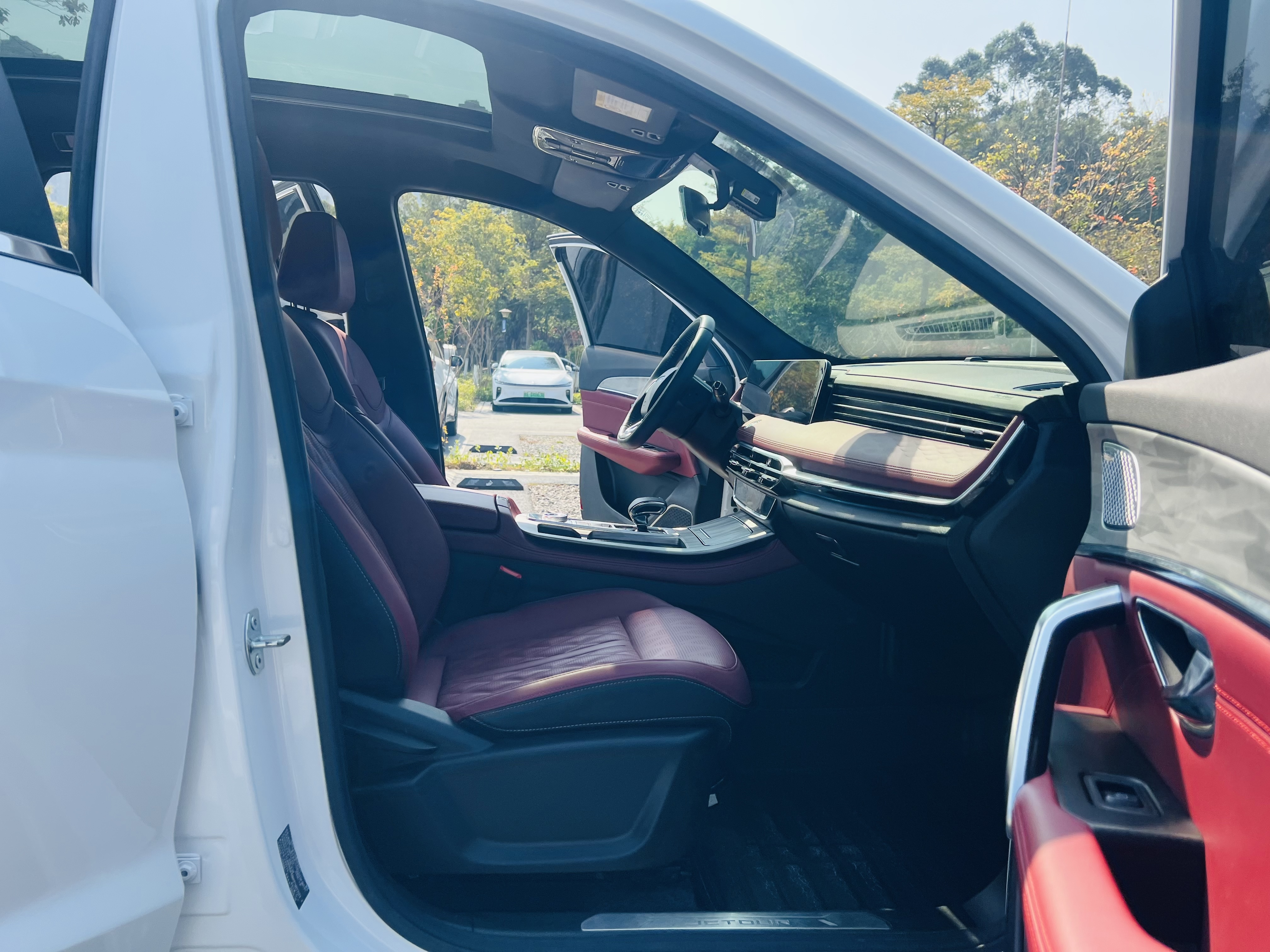 X70 PLUS 2023 car image #13