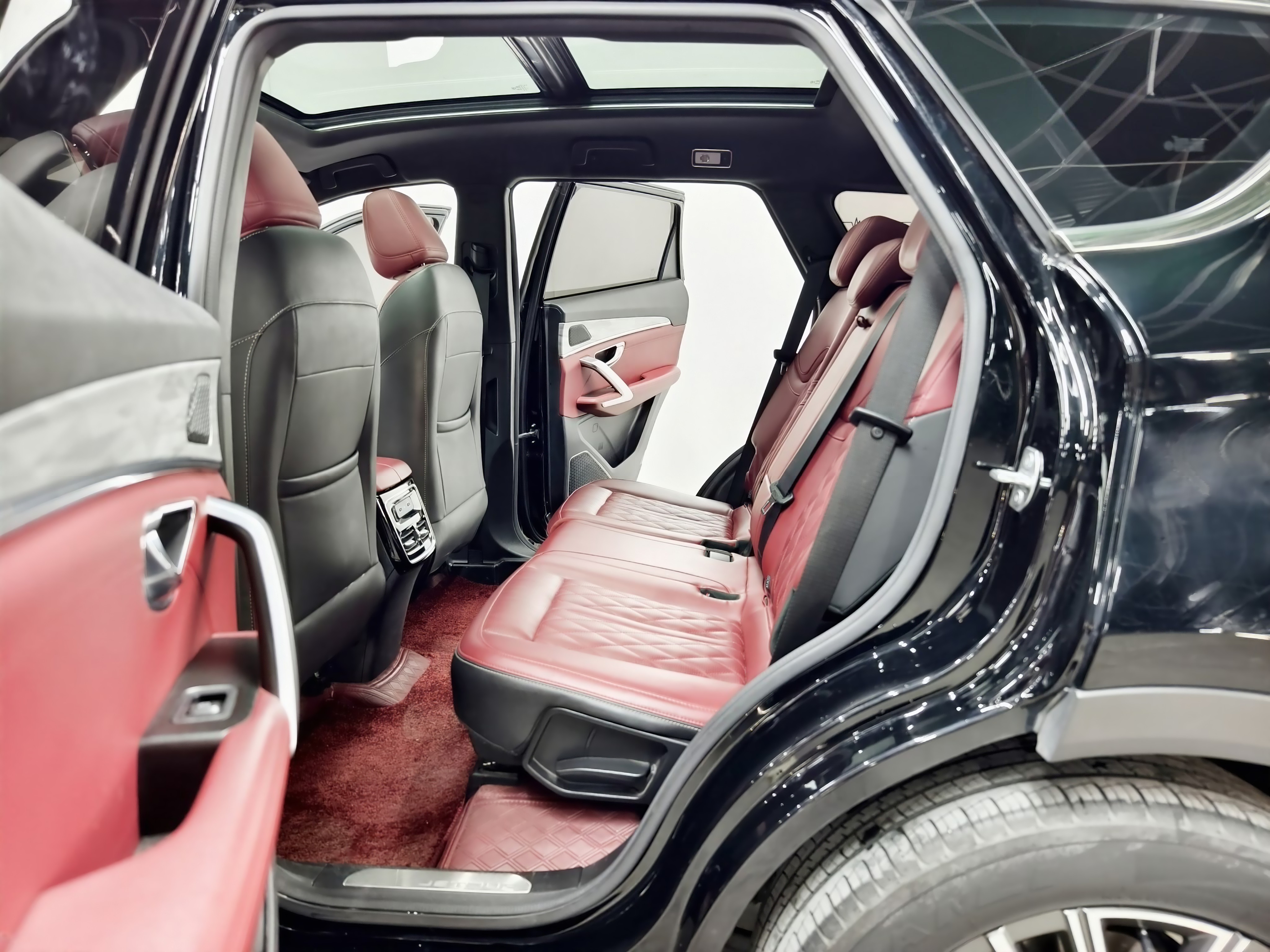 X70 PLUS 2023 #13 X70 PLUS 2023 car image #13