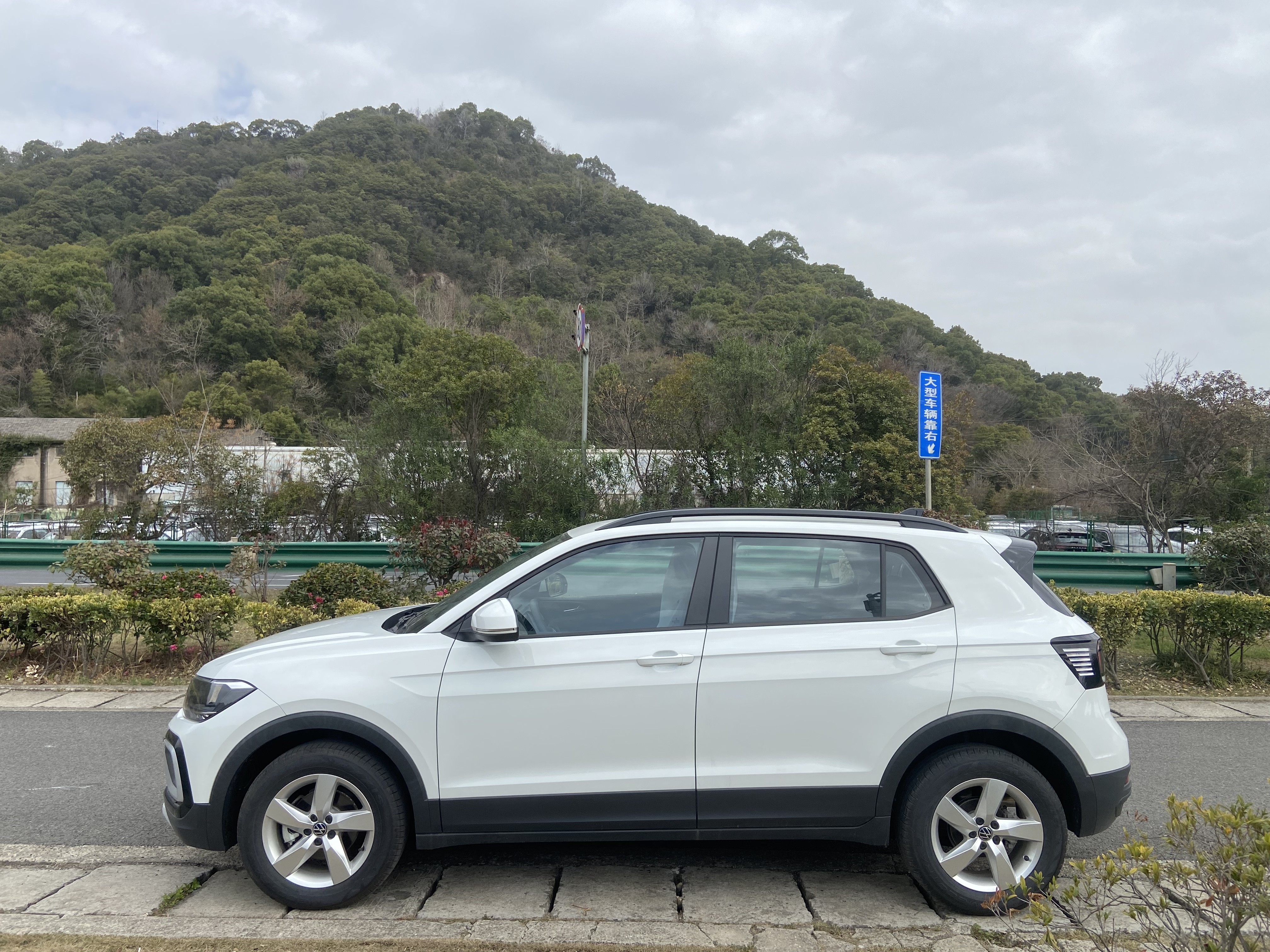 Volkswagen T-Cross 2026 #13 Volkswagen T-Cross 2026 car image #13