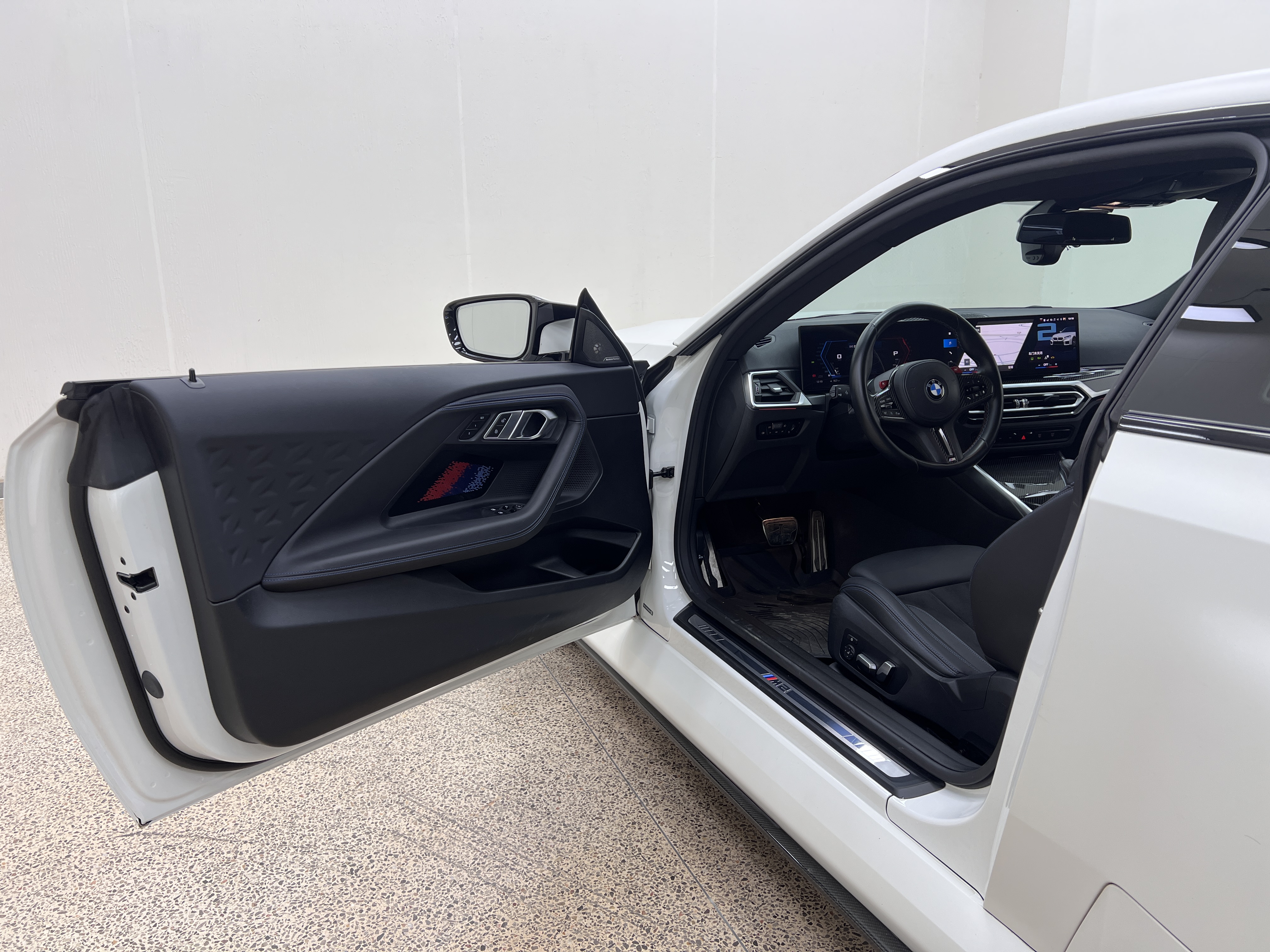 BMW M2 2023 immagine di auto #13