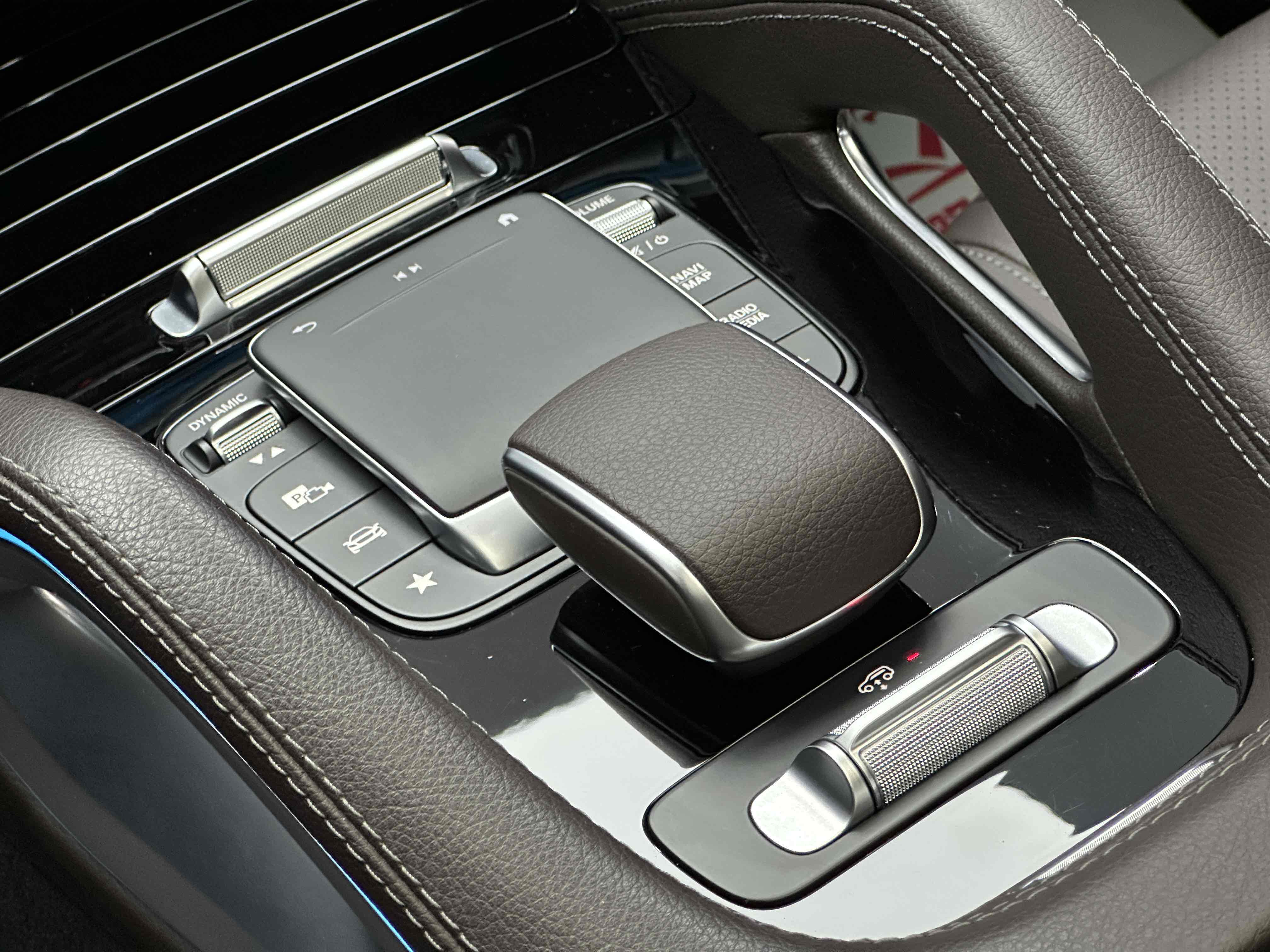 Mercedes-Benz GLS Class 2023 immagine di auto #13