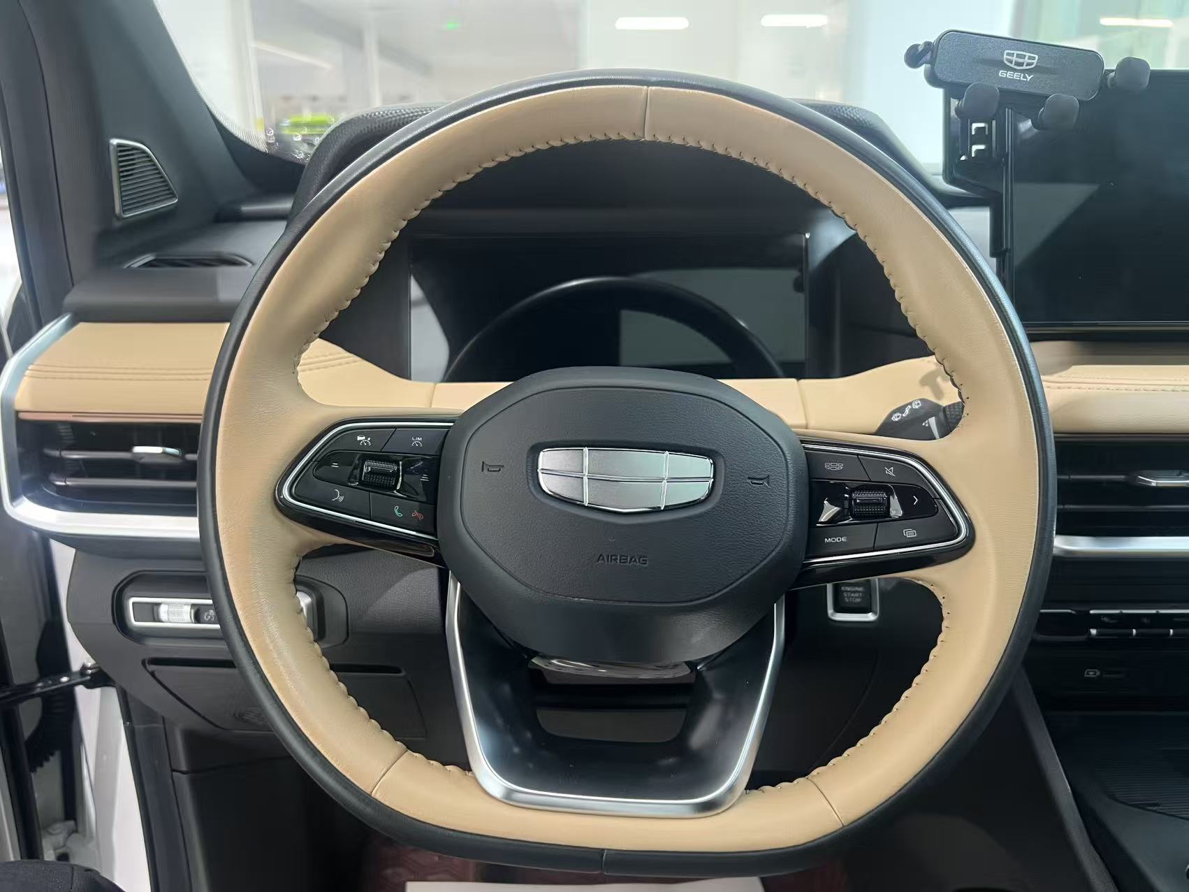 GEELY Okavango L 2023 car image #13