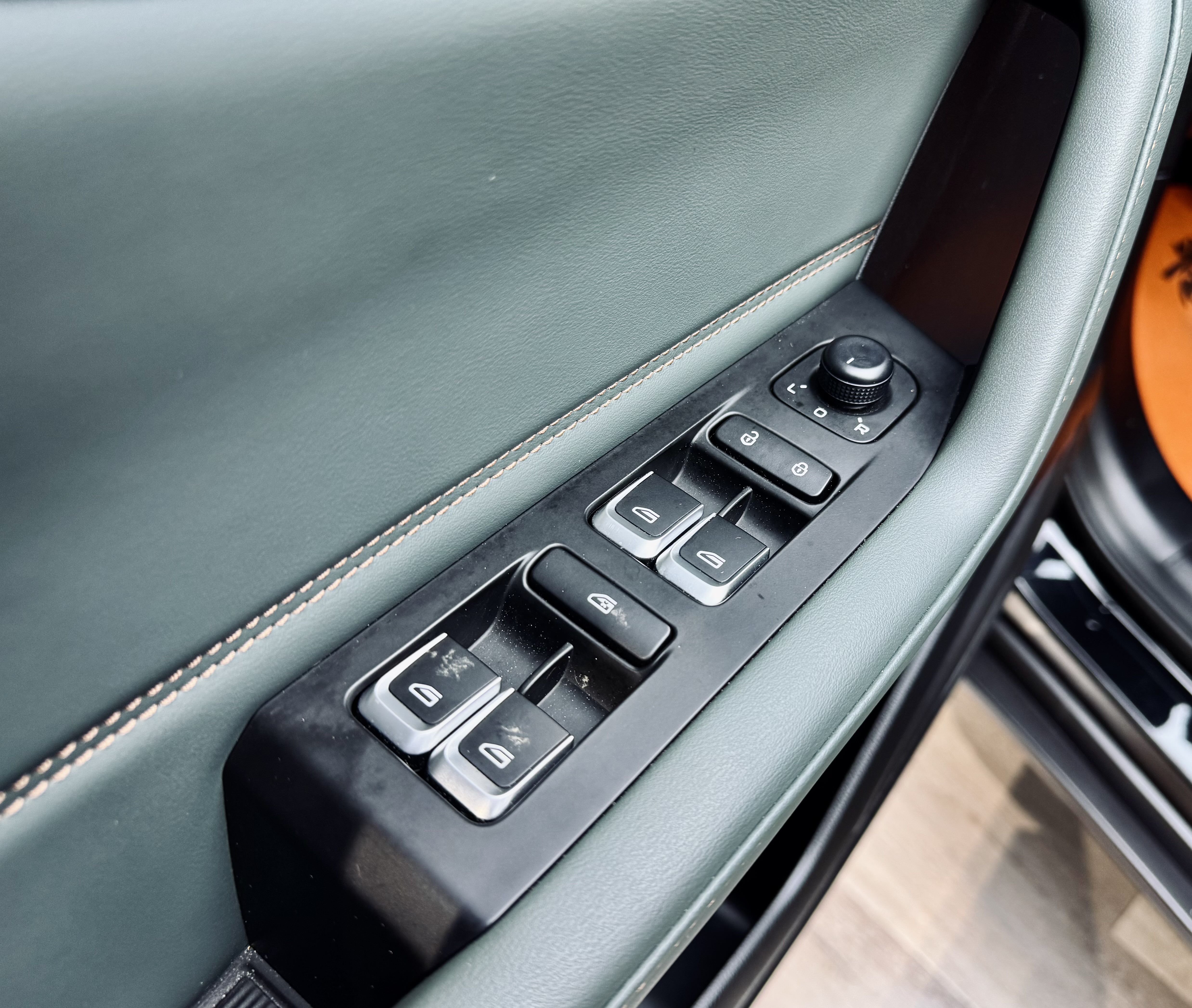 GEELY Okavango L 2023 car image #13