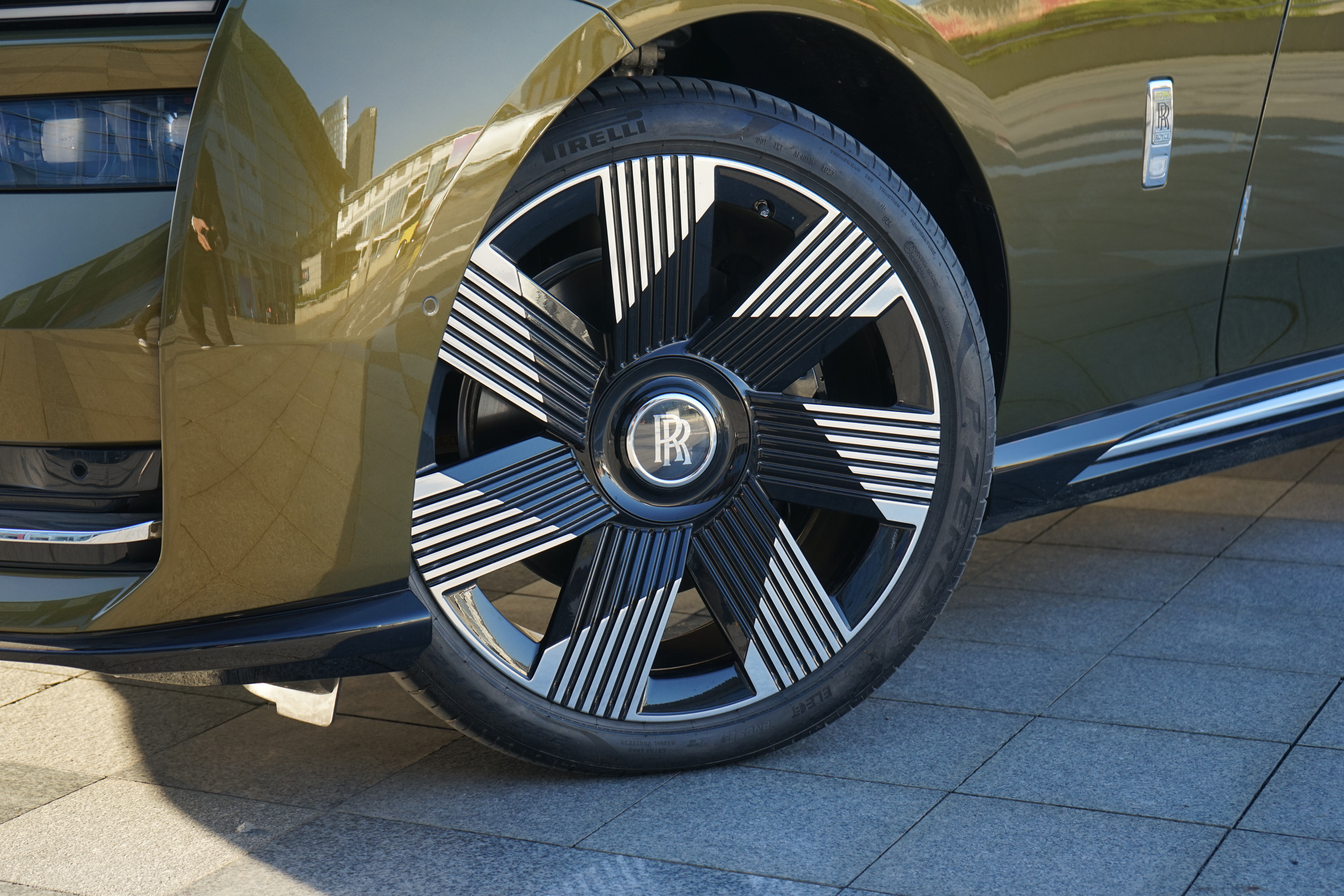 劳斯莱斯 闪灵 2024 #13 劳斯莱斯 闪灵 2024 汽车图片 #13