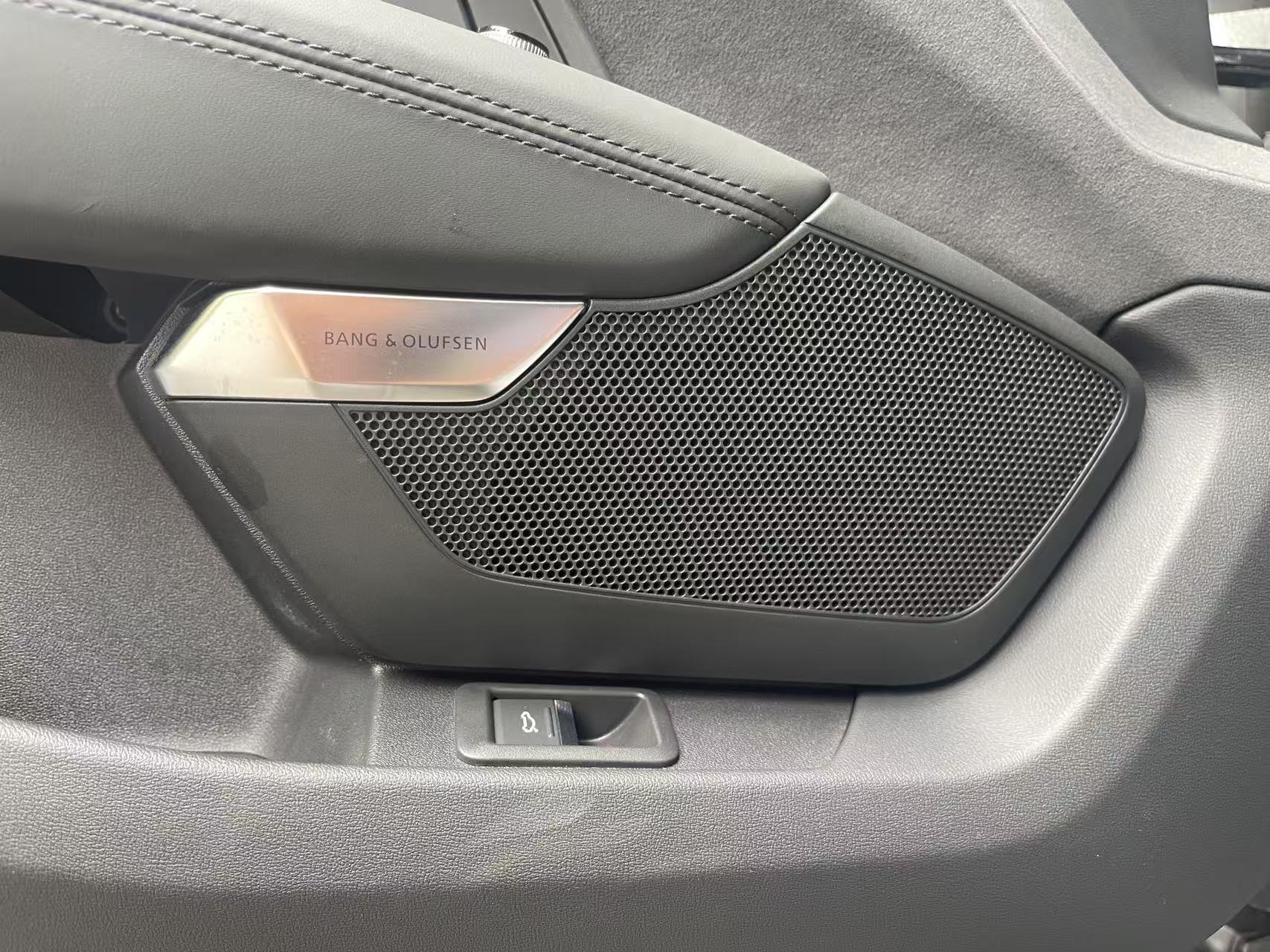 Audi RS e-tron GT 2024 car image #13