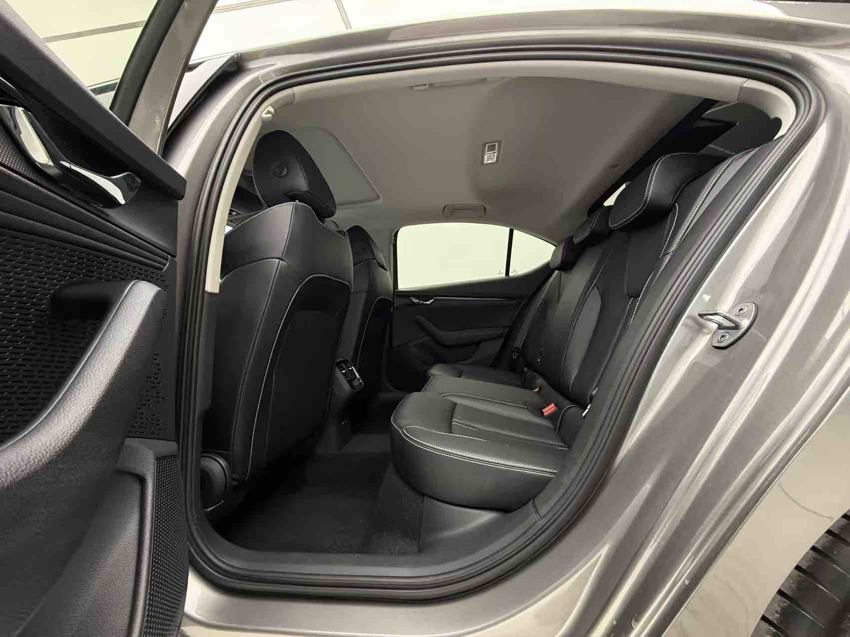 Skoda Octavia 2023 car image #13