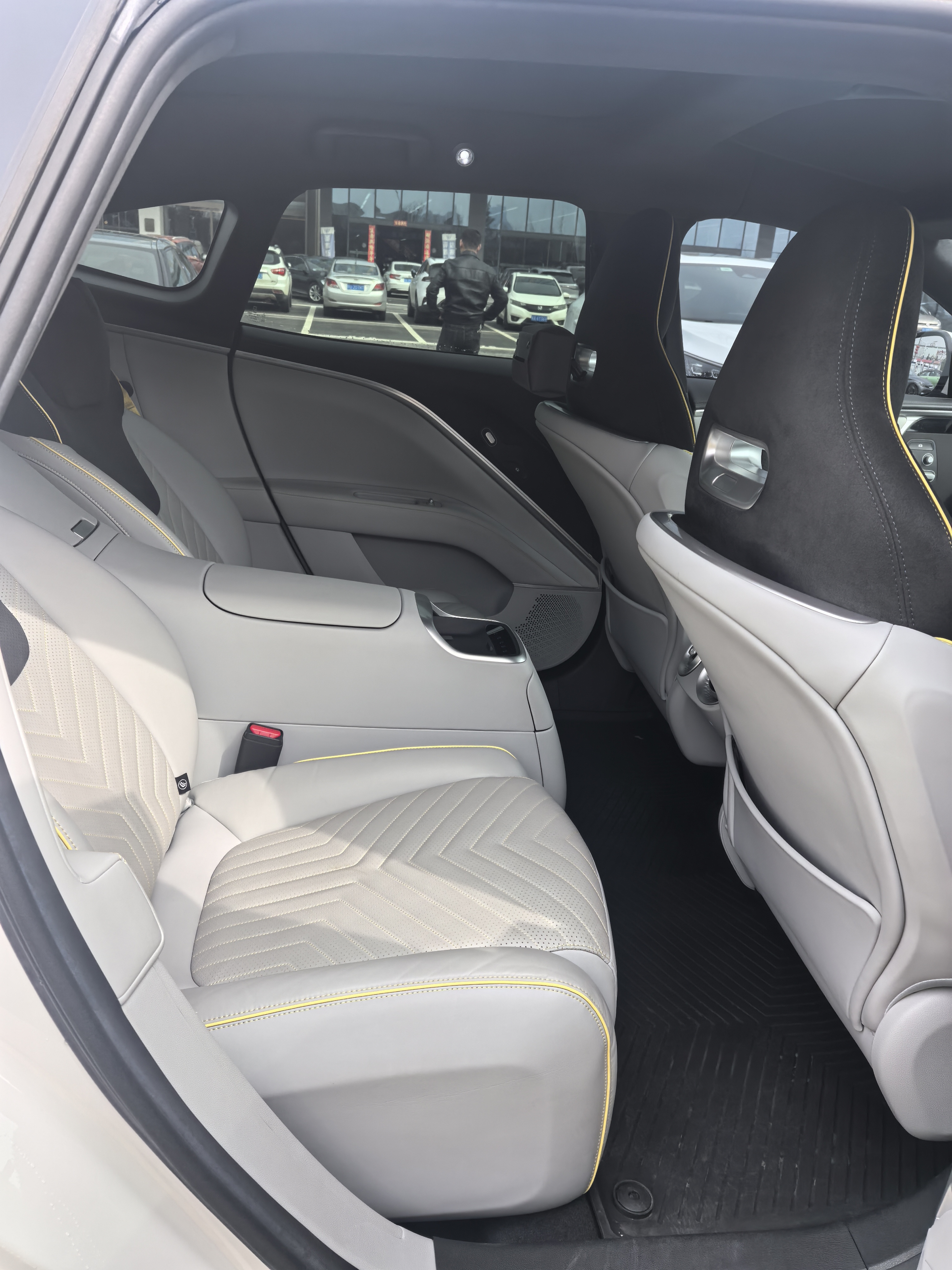 Avatr 11 2023 imagen de coche #13