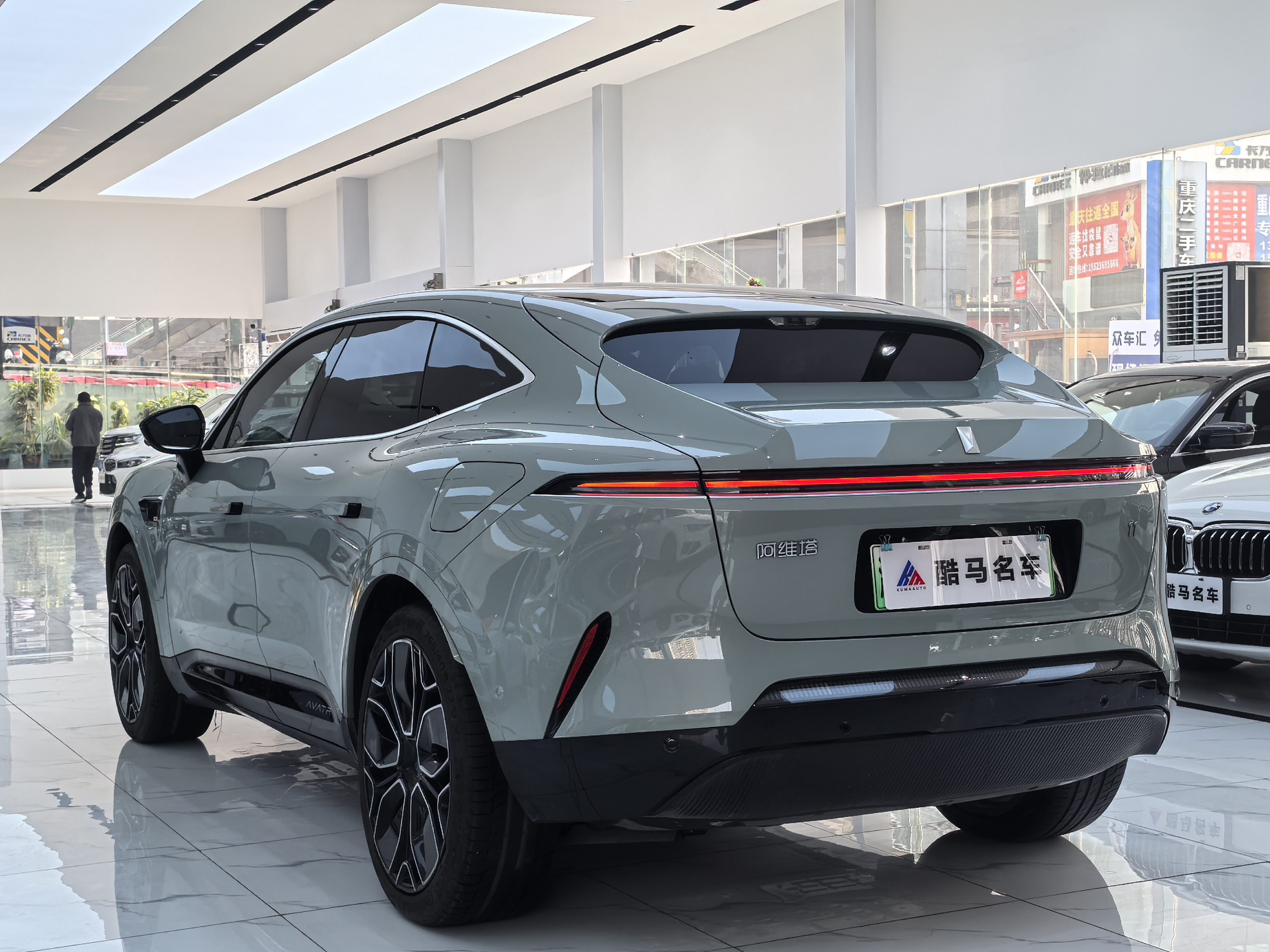 Avatr 11 2023 immagine di auto #13