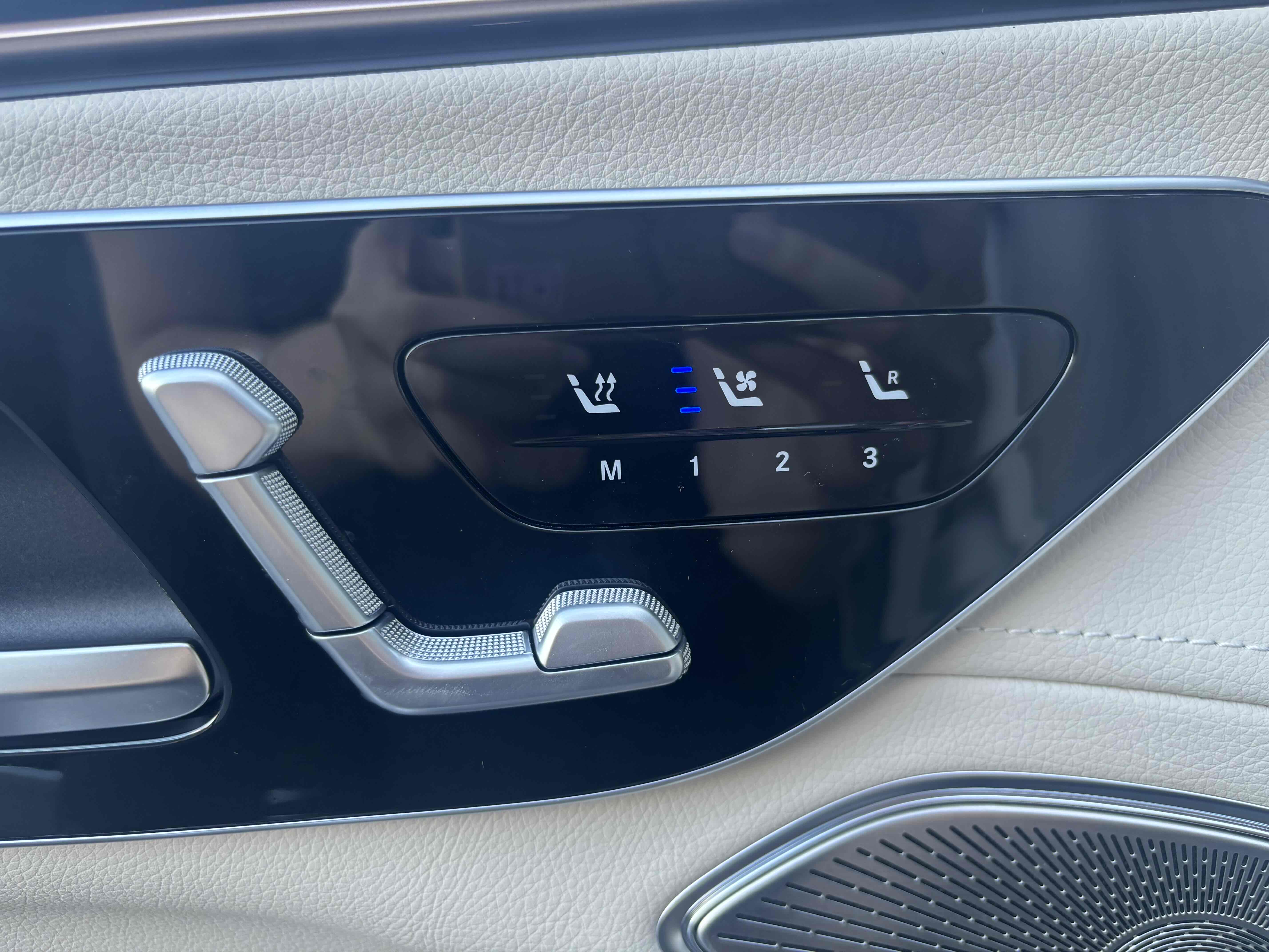 Mercedes-Benz EQS SUV 2025 car image #13