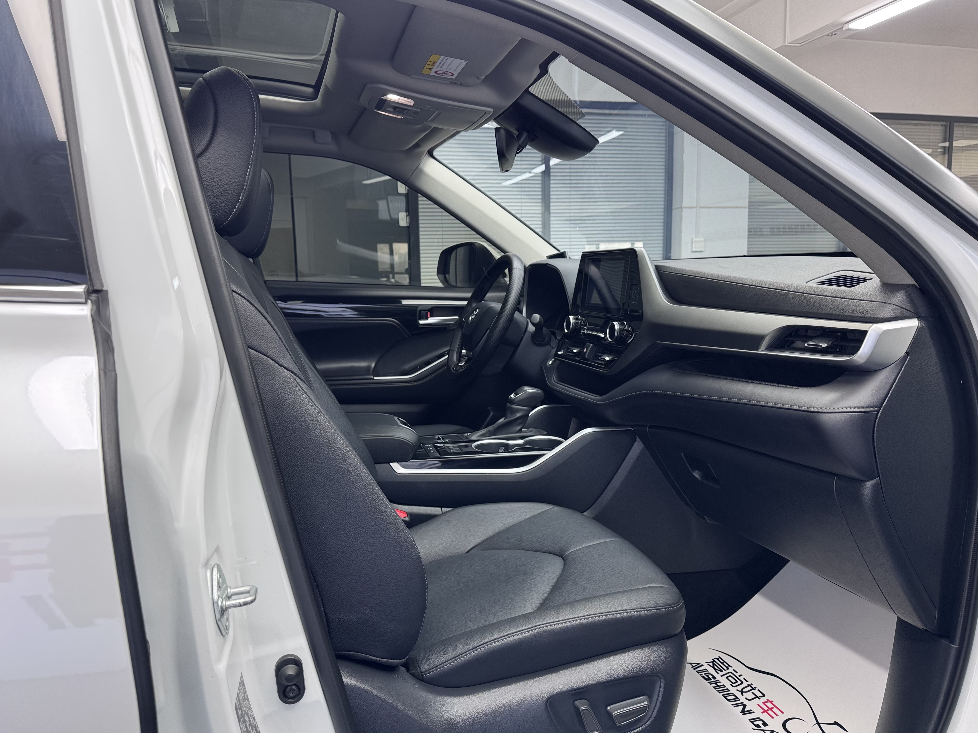 Toyota Highlander 2024 car image #13