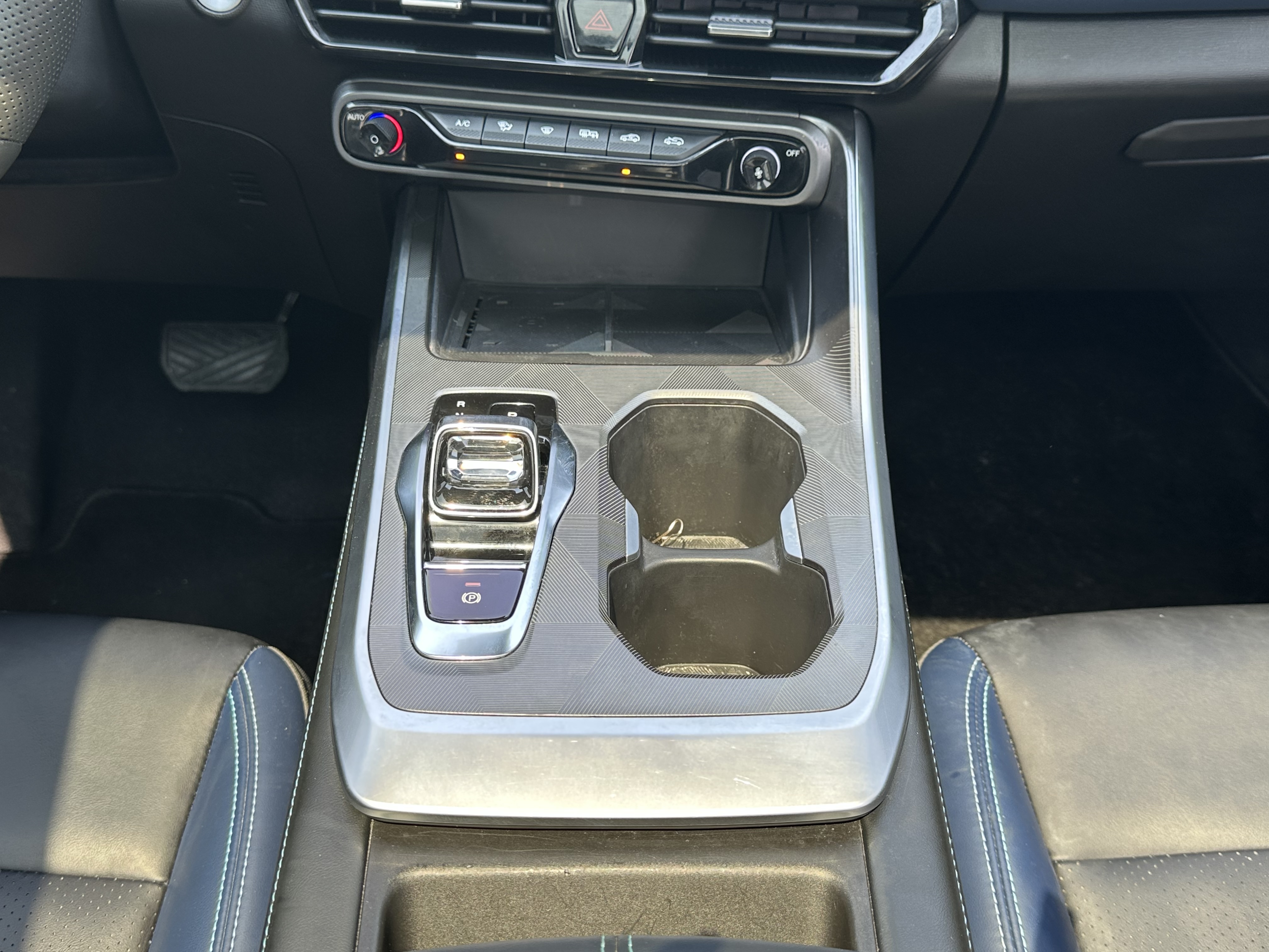 GAC Trumpchi GS3 2023 #13 GAC Trumpchi GS3 2023 car image #13