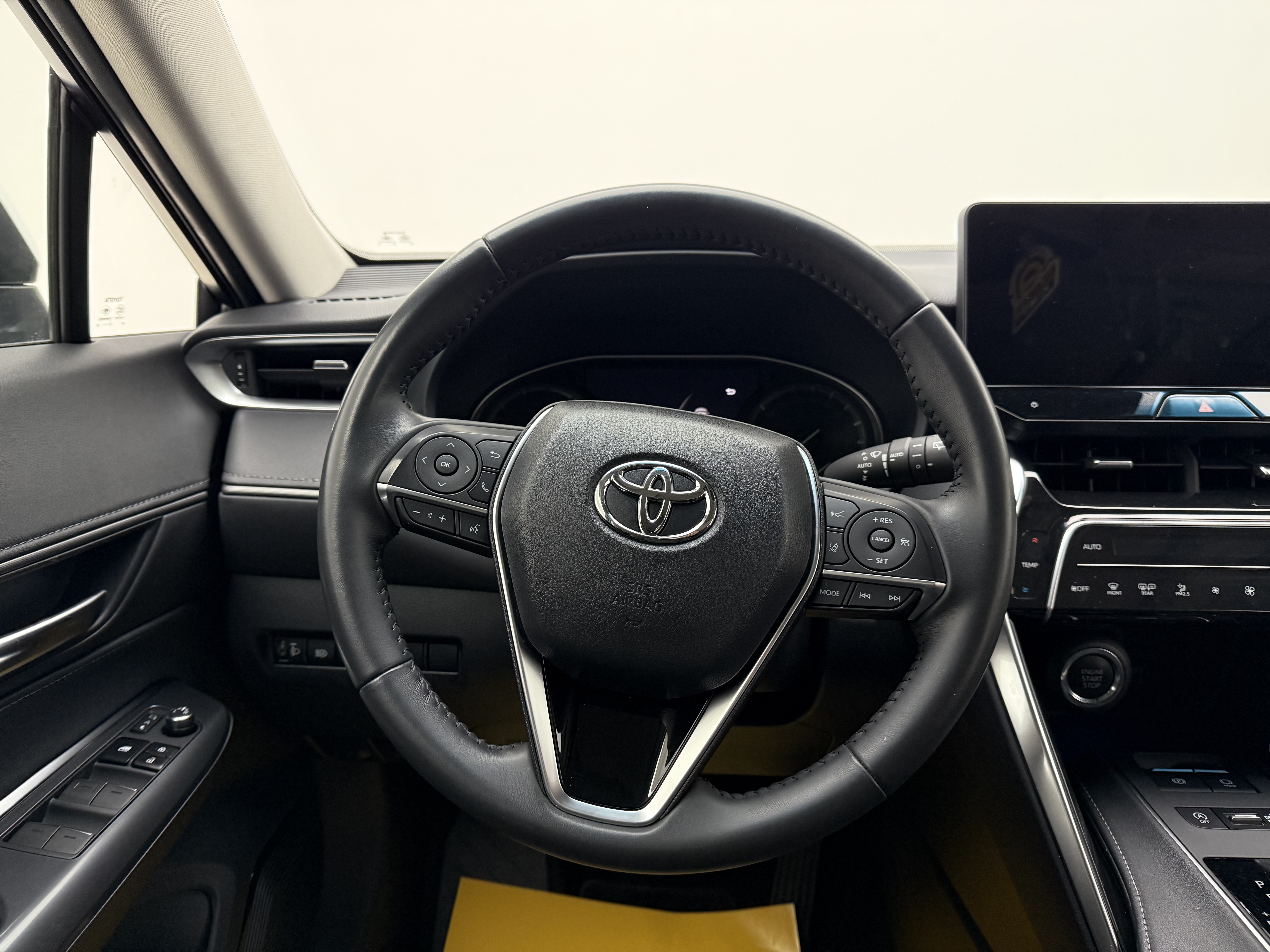 Toyota Venza 2024 صورة سيارة #13